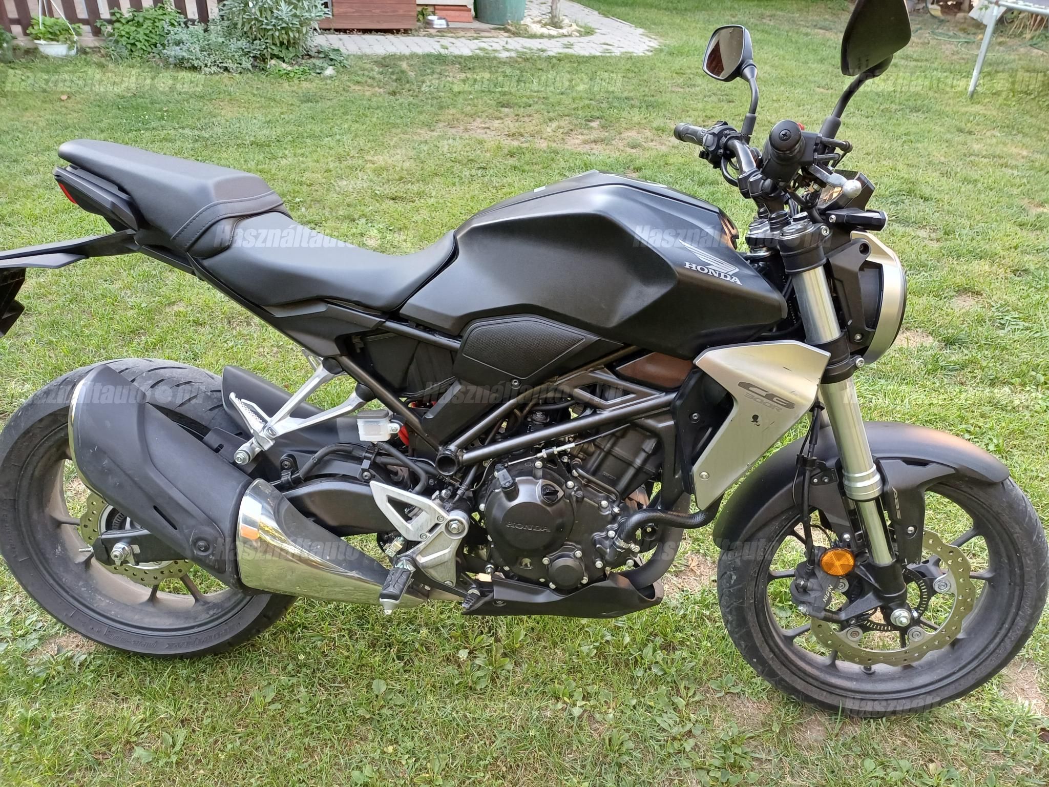 Eladó HONDA CB 300 R ABS 286 cm³ (2019) Motorkerékpár