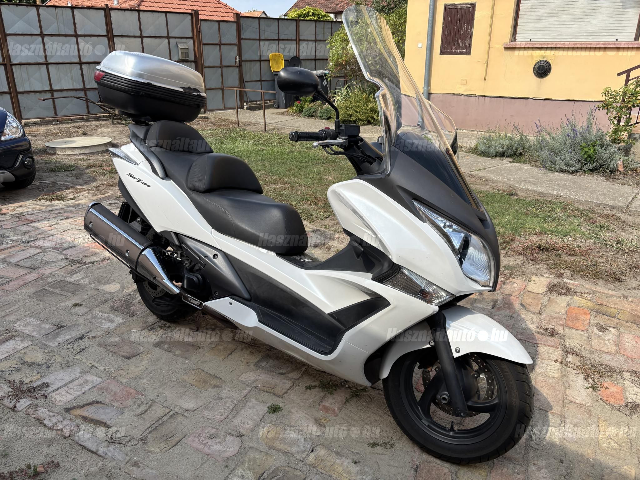 Eladó HONDA SW-T 400 399 cm³ (2009) Motorkerékpár | Használtauto.hu