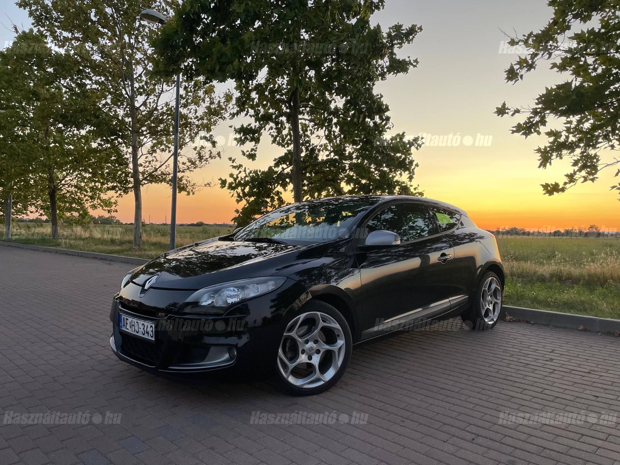 RENAULT MEGANE 2011/12 - 1