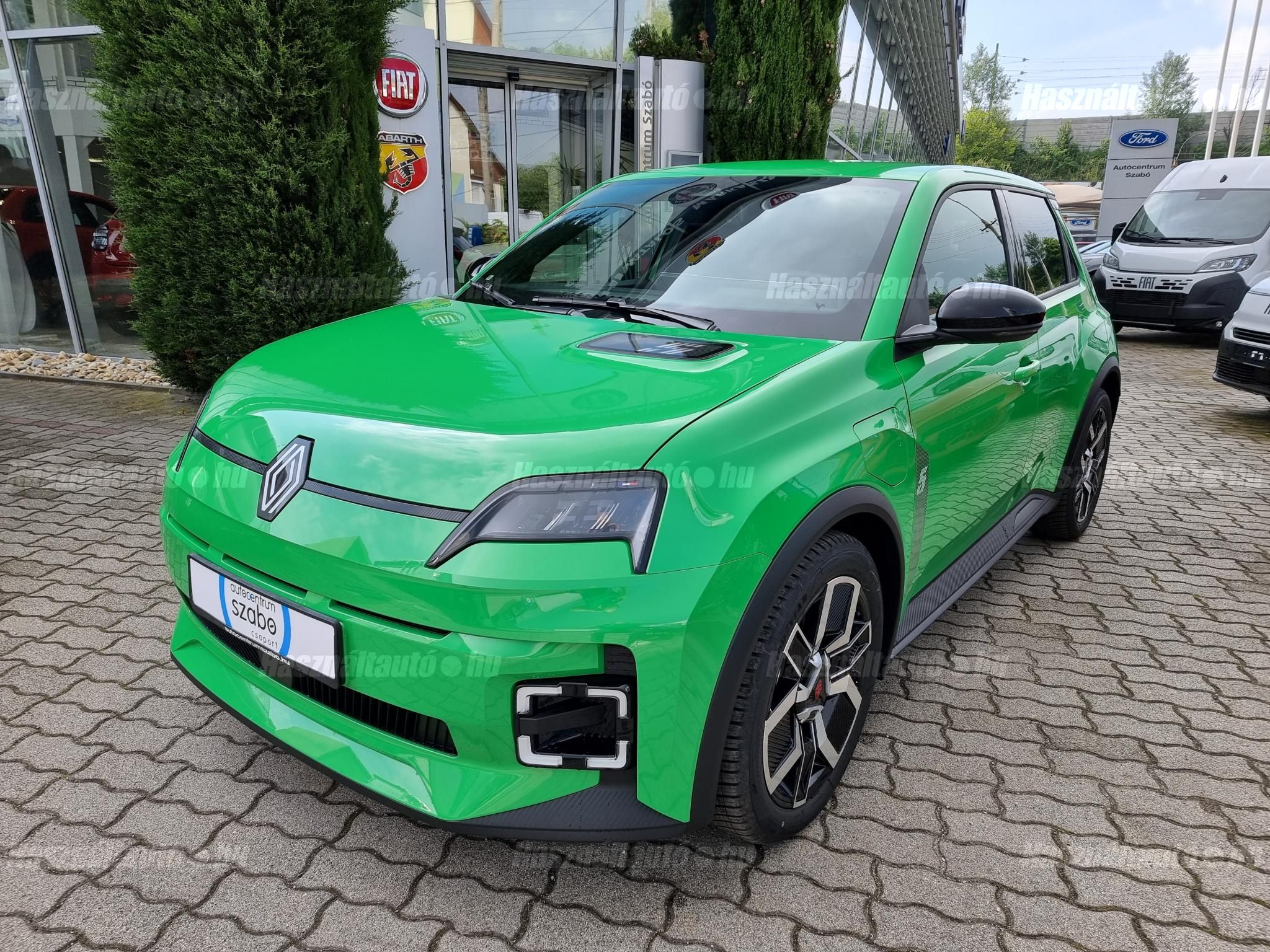 RENAULT R 5 2025/6 - 1