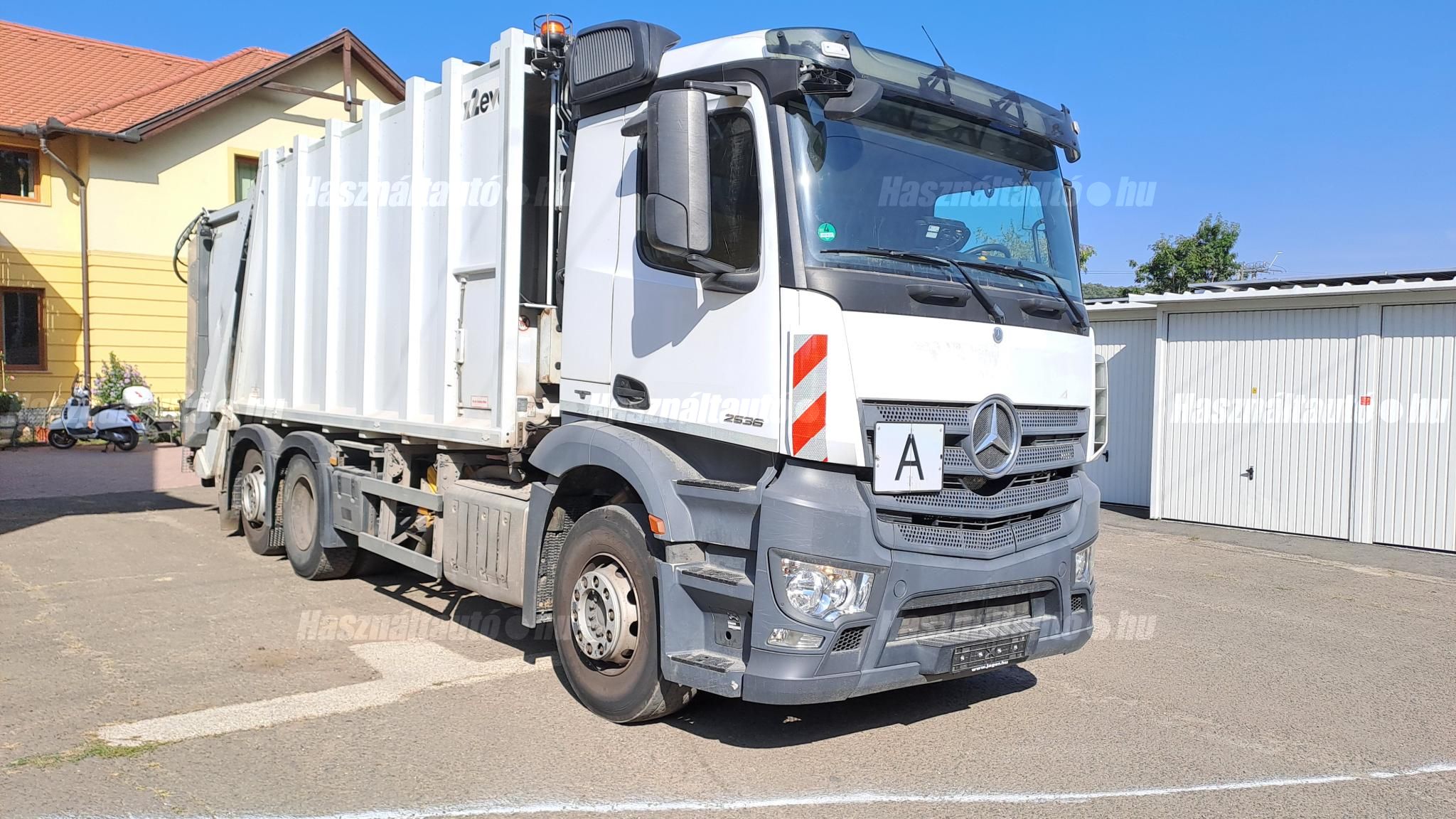 MERCEDES-BENZ 2014/10 - 1