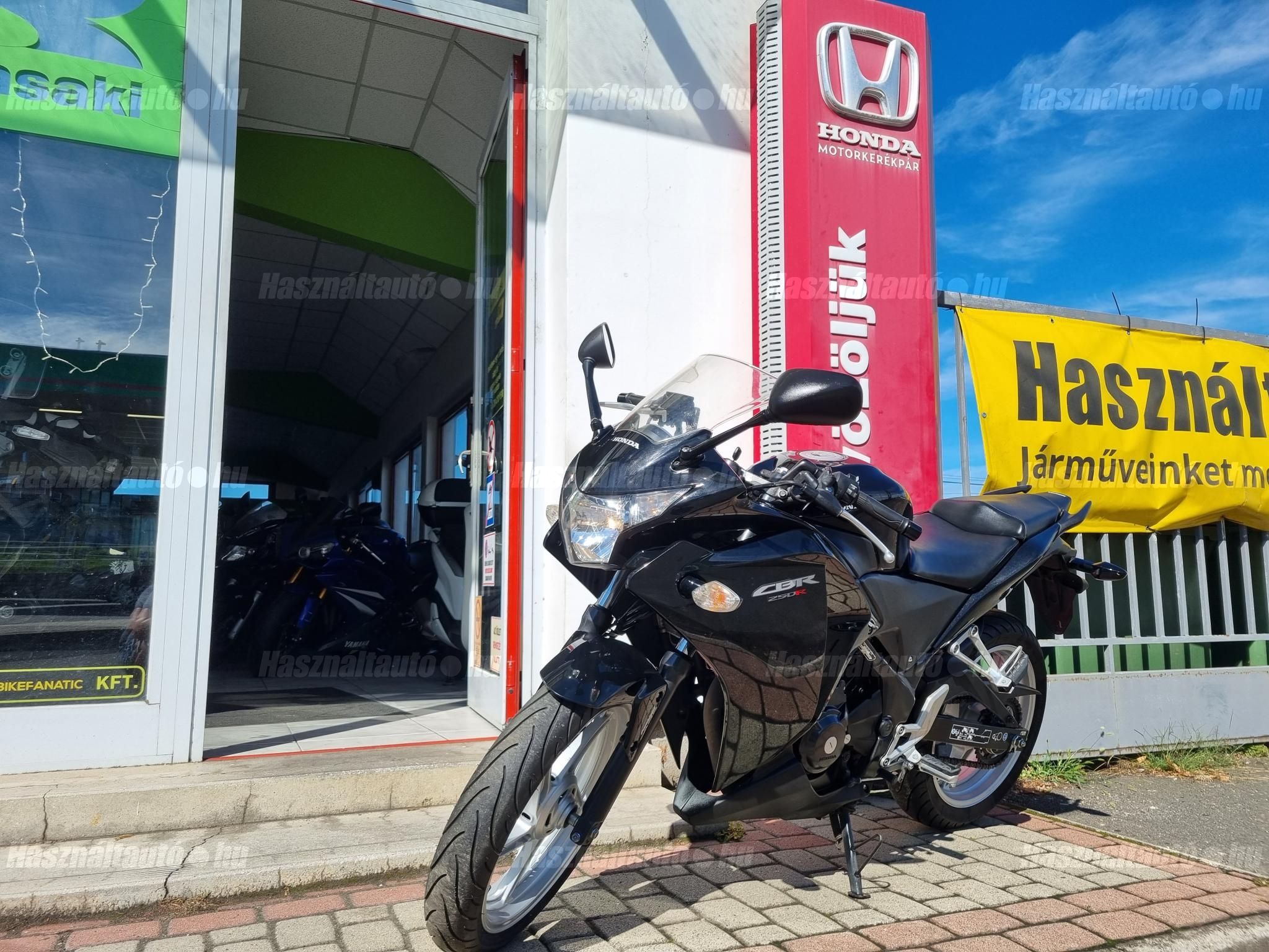 HONDA CBR 250R 2011 - 1