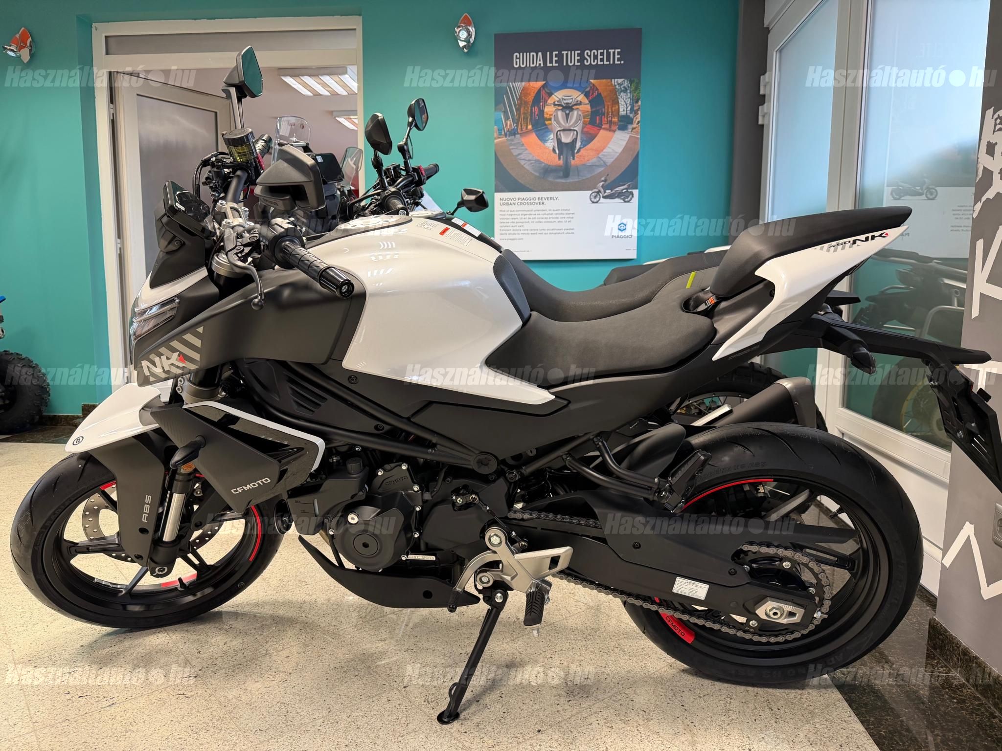 CFMOTO 450 NK 2025 - 1