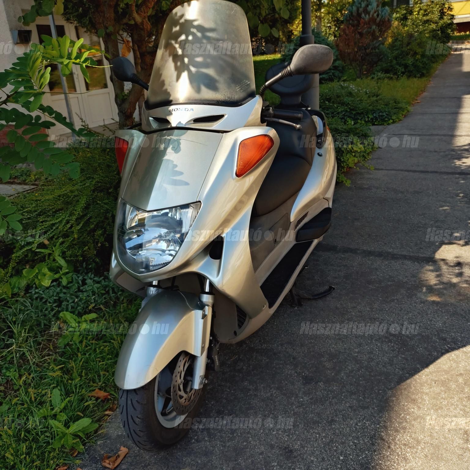 HONDA FES 250 2000 - 1