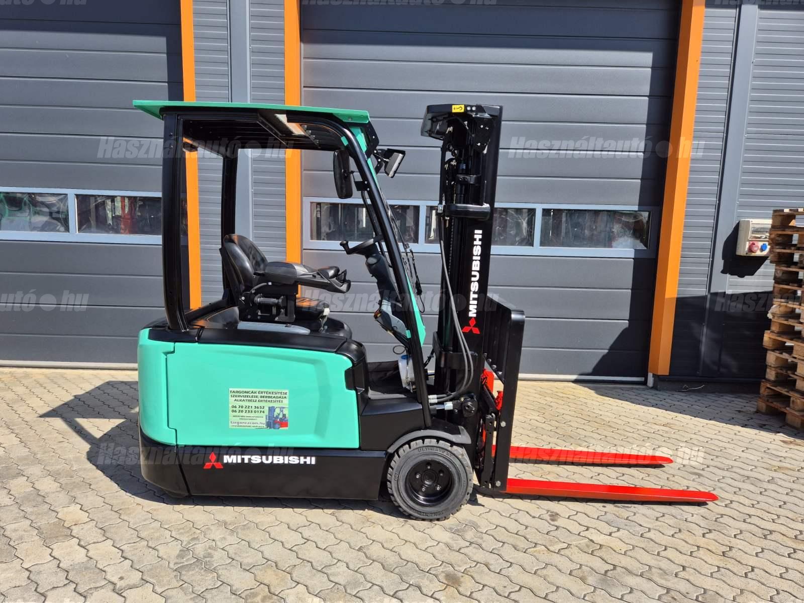 MITSUBISHI 2019 - 1