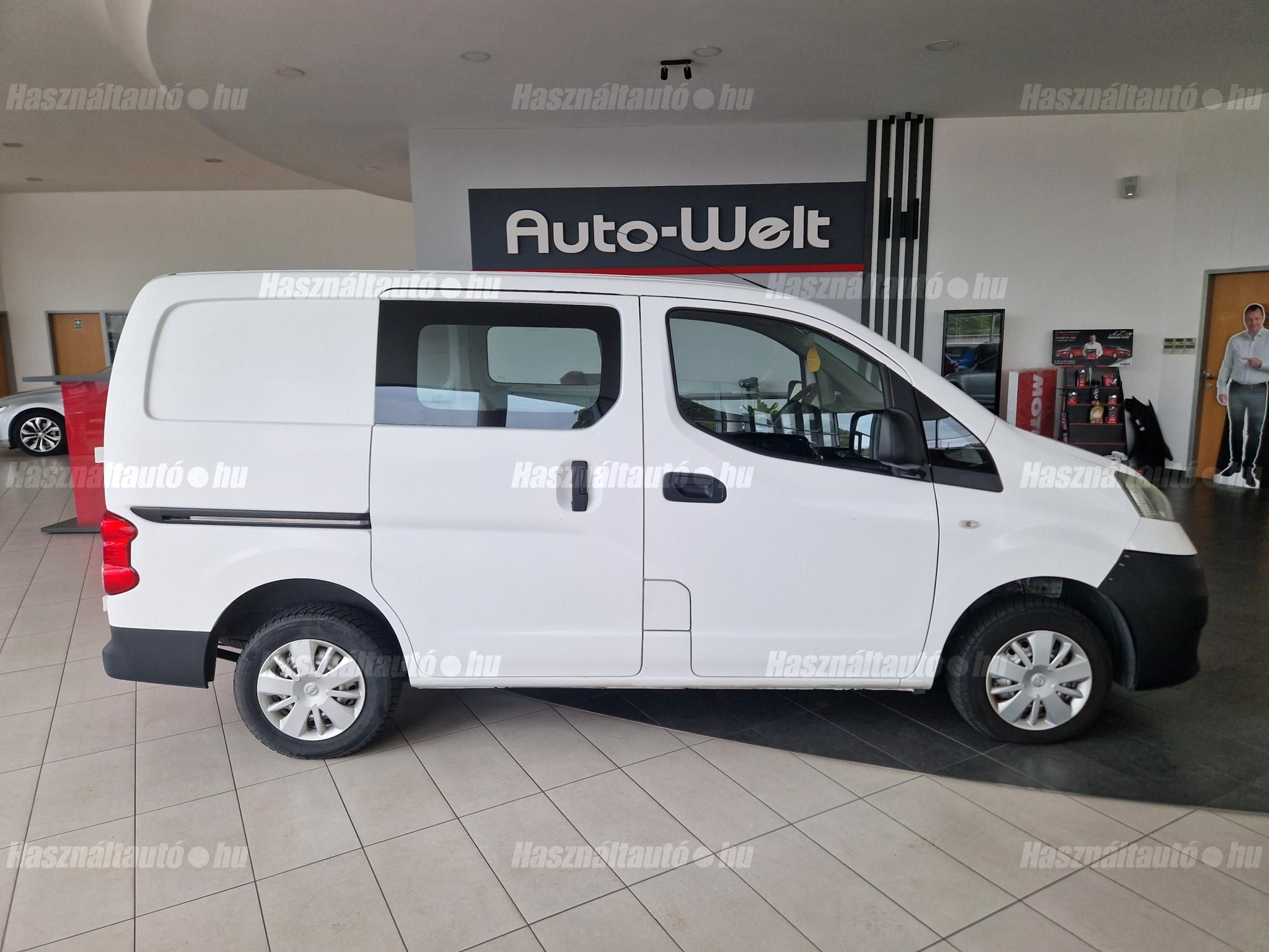NISSAN NV200 2017/8 - 1