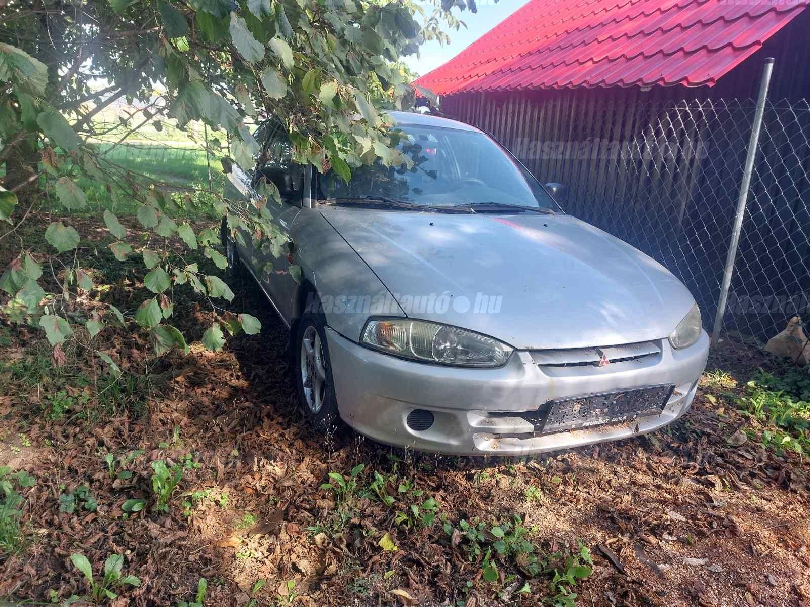 MITSUBISHI COLT 2000 - 1