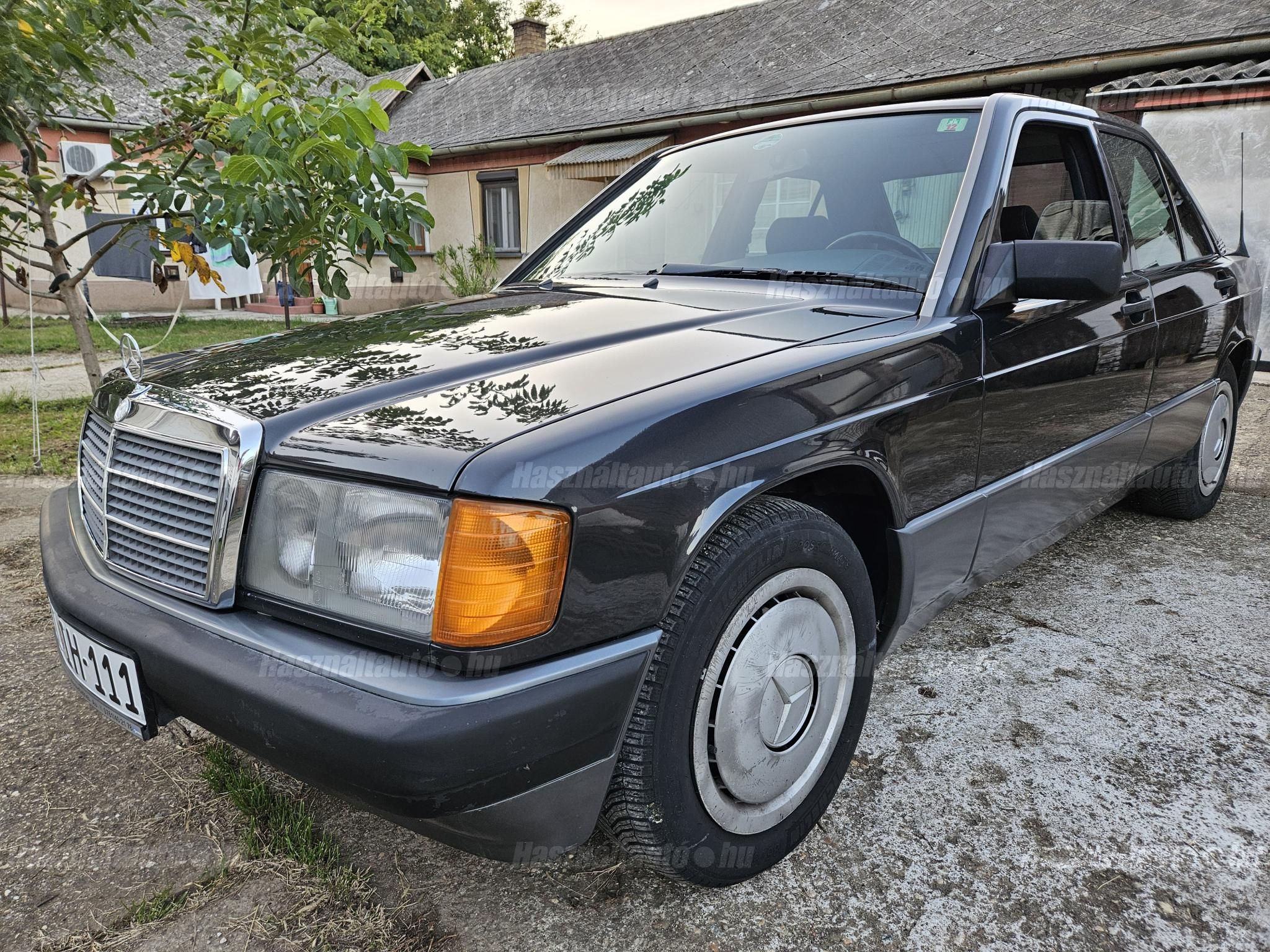MERCEDES-BENZ 190 1990/9 - 1