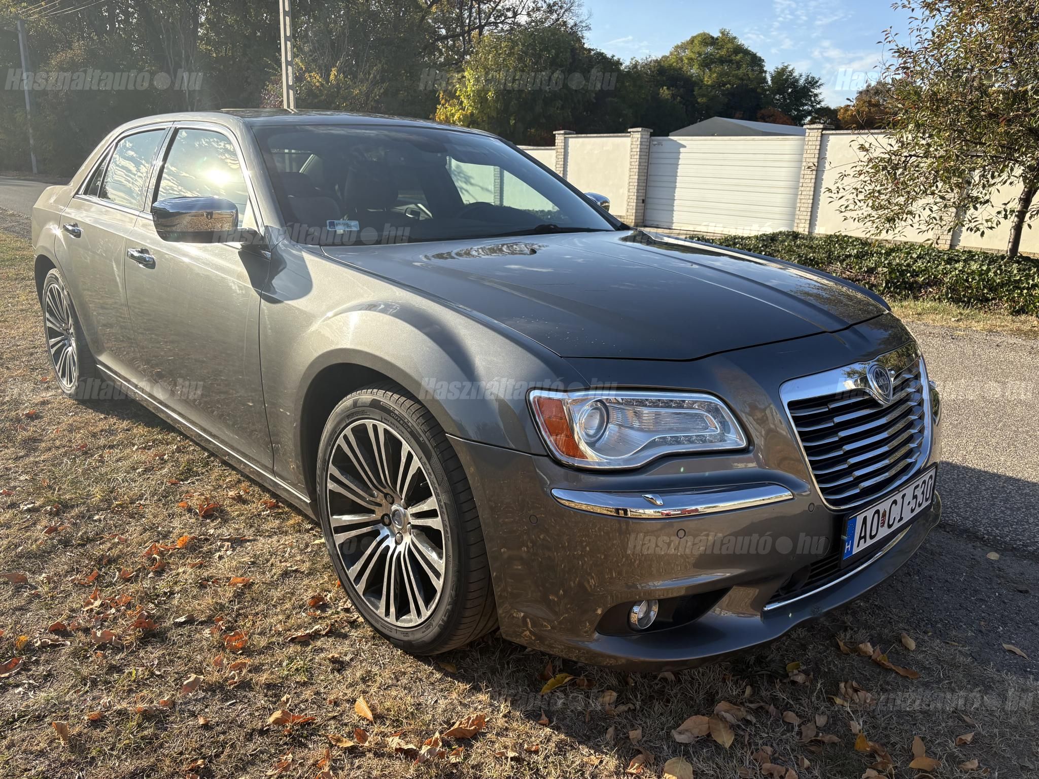 LANCIA THEMA 2012/9 - 1