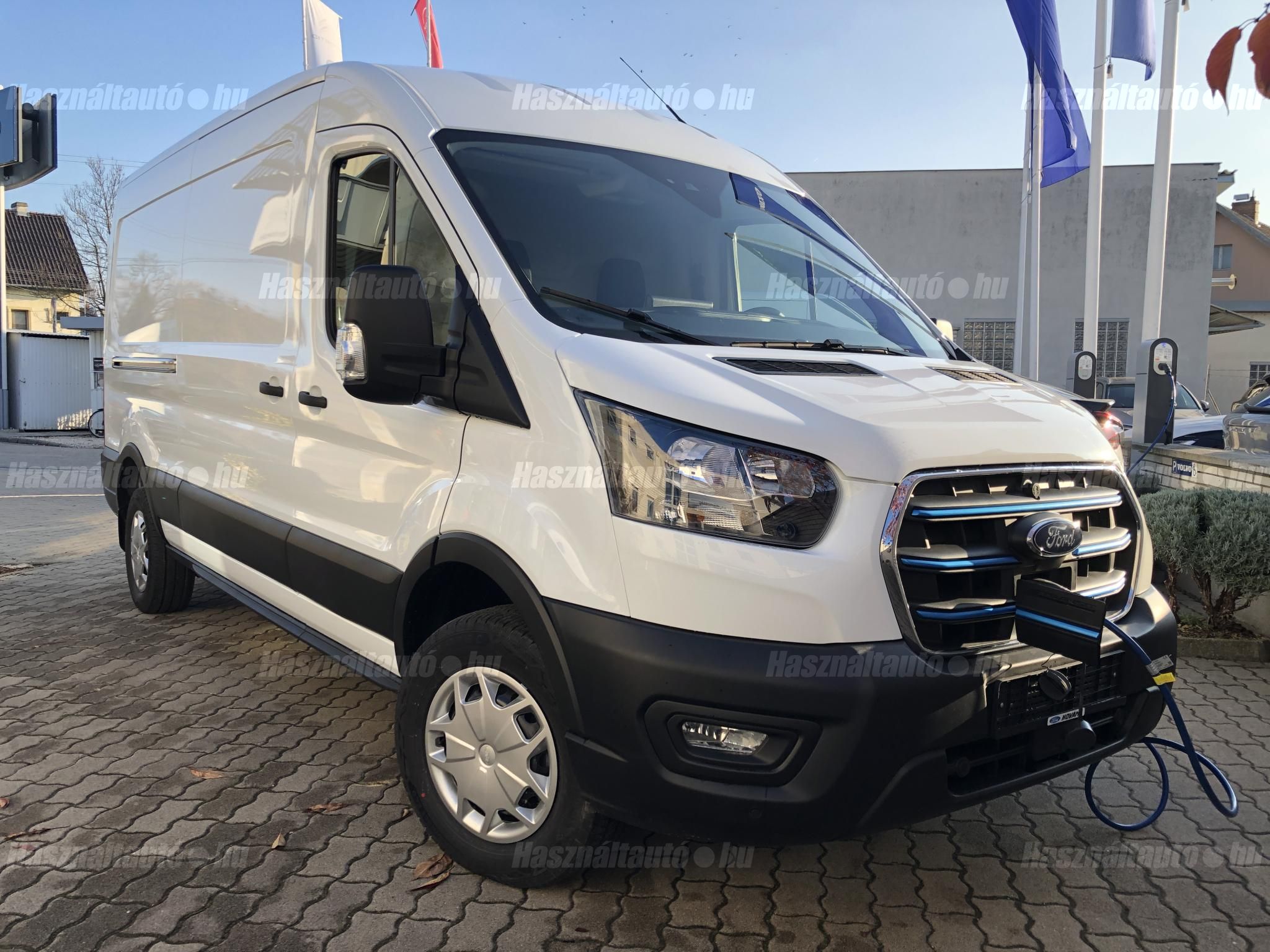Eladó FORD TRANSIT Zárt (2025)