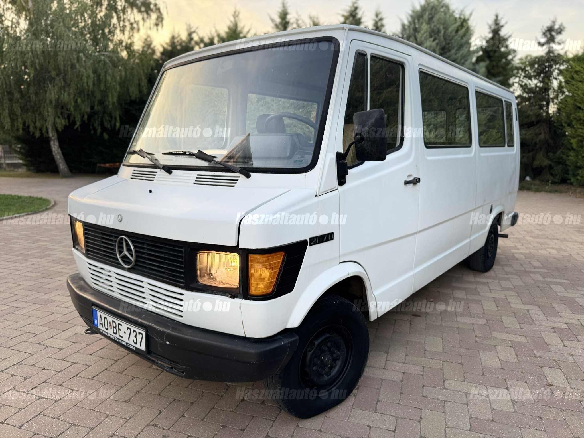 MERCEDES-BENZ 207 1987/12 - 1