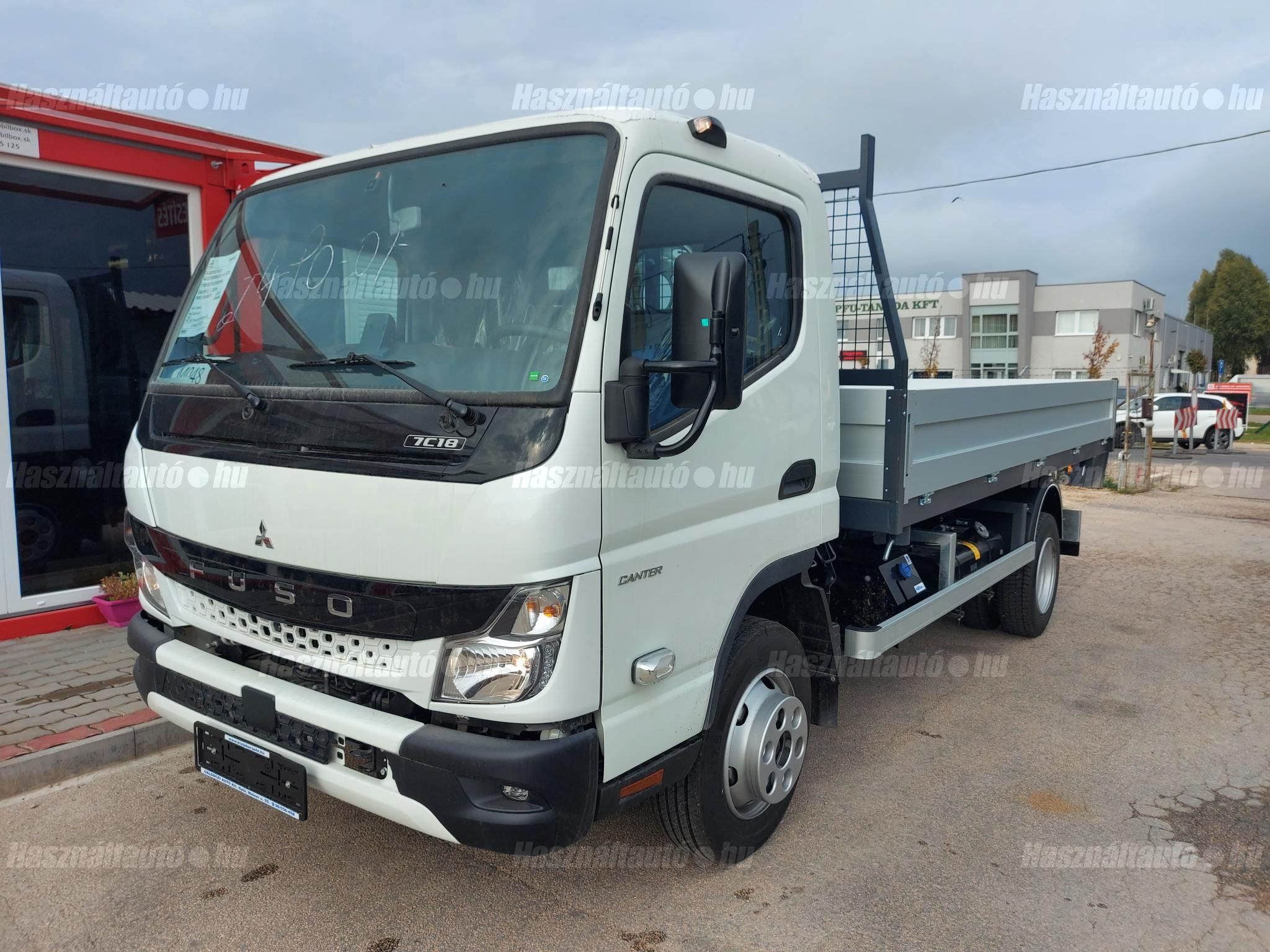 MITSUBISHI 2025 - 1