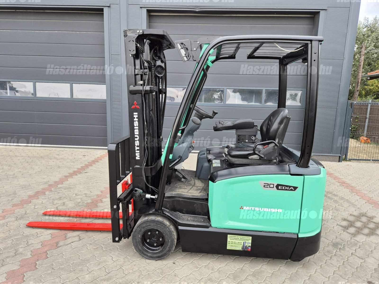 MITSUBISHI 2019 - 1