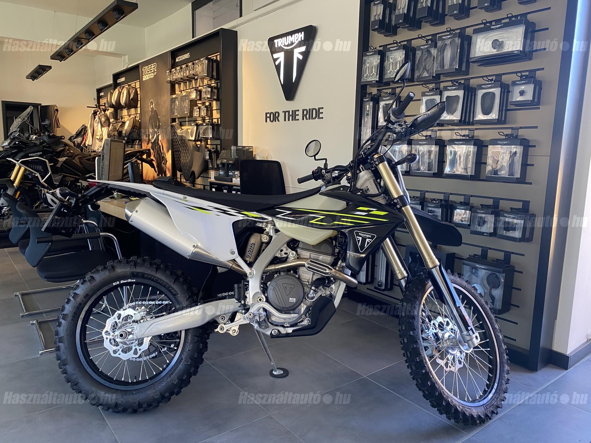 TRIUMPH EGYÉB 2025/9 - 1