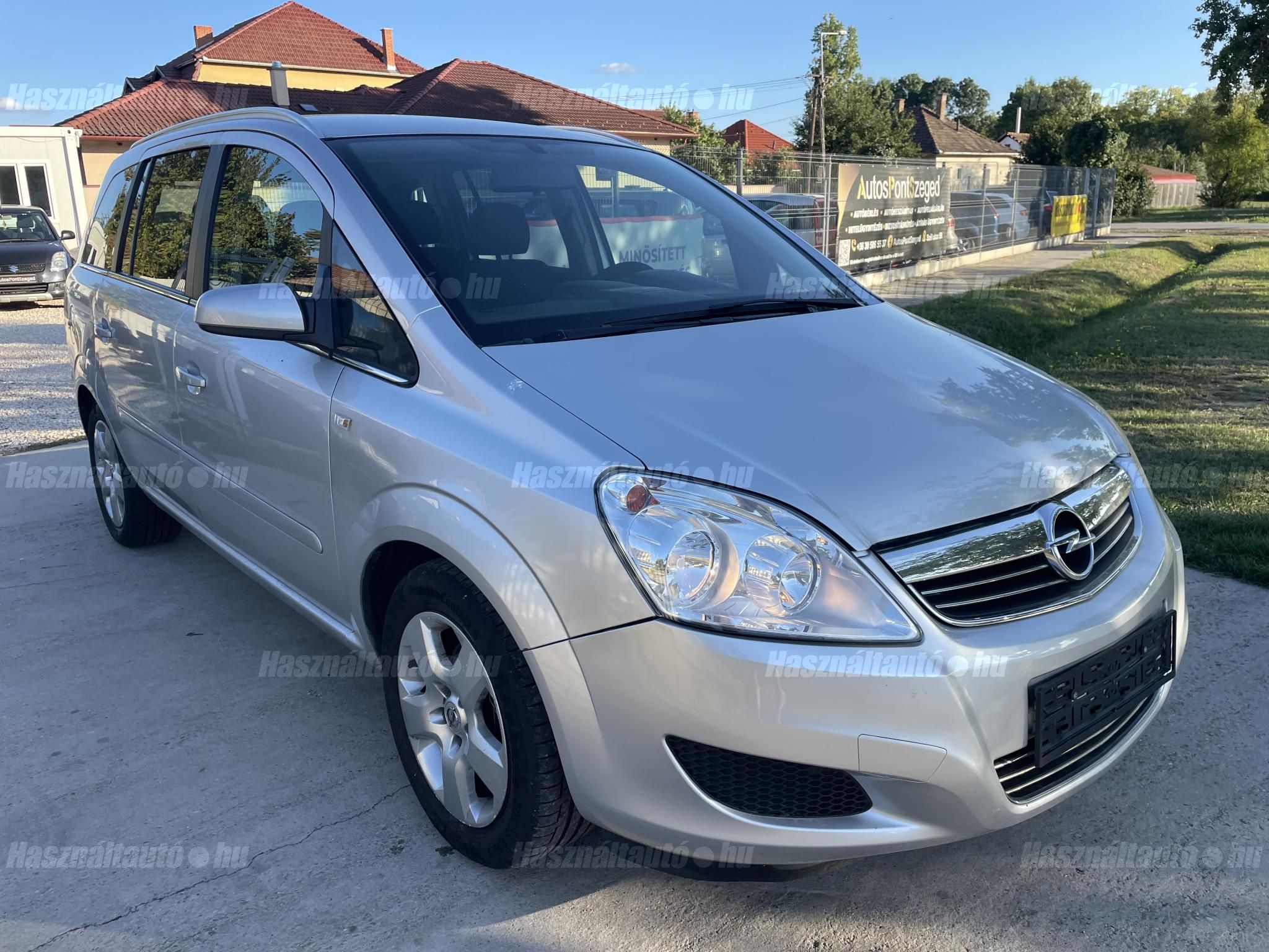 OPEL ZAFIRA B 2009/3 - 1