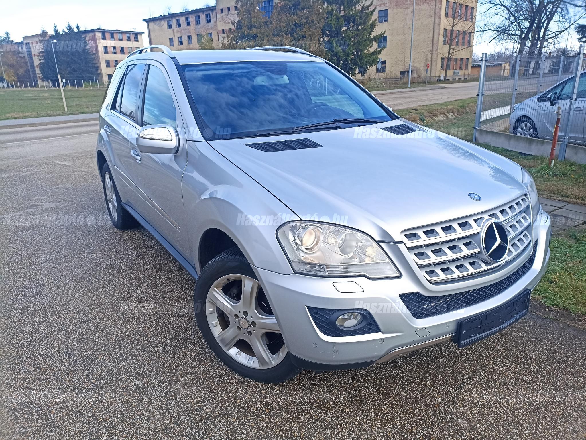 Elad MERCEDES BENZ ML 320 V rosi Terepj r crossover 2009 Elad MERCEDES BENZ ML 320 V rosi Terepj r crossover 2009