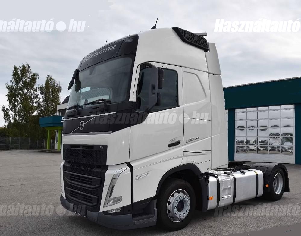 VOLVO 2022 - 1