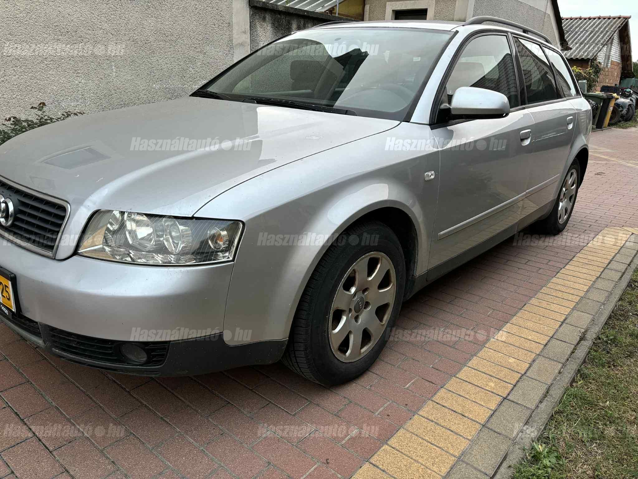AUDI A4 2002/8 - 1