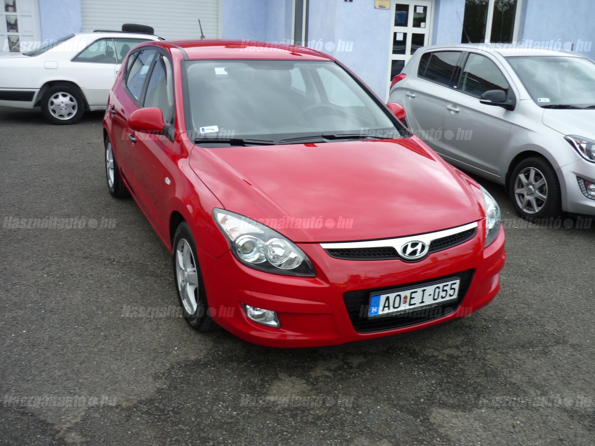 HYUNDAI I30 2010/7 - 1