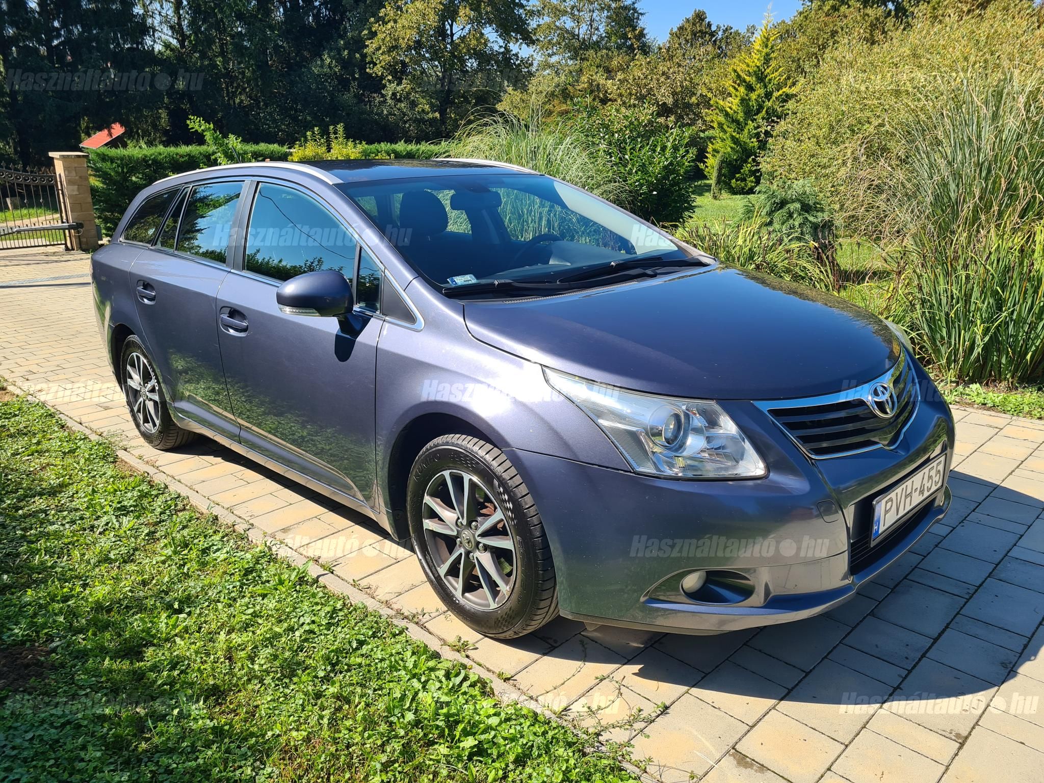 TOYOTA AVENSIS 2009/10 - 1