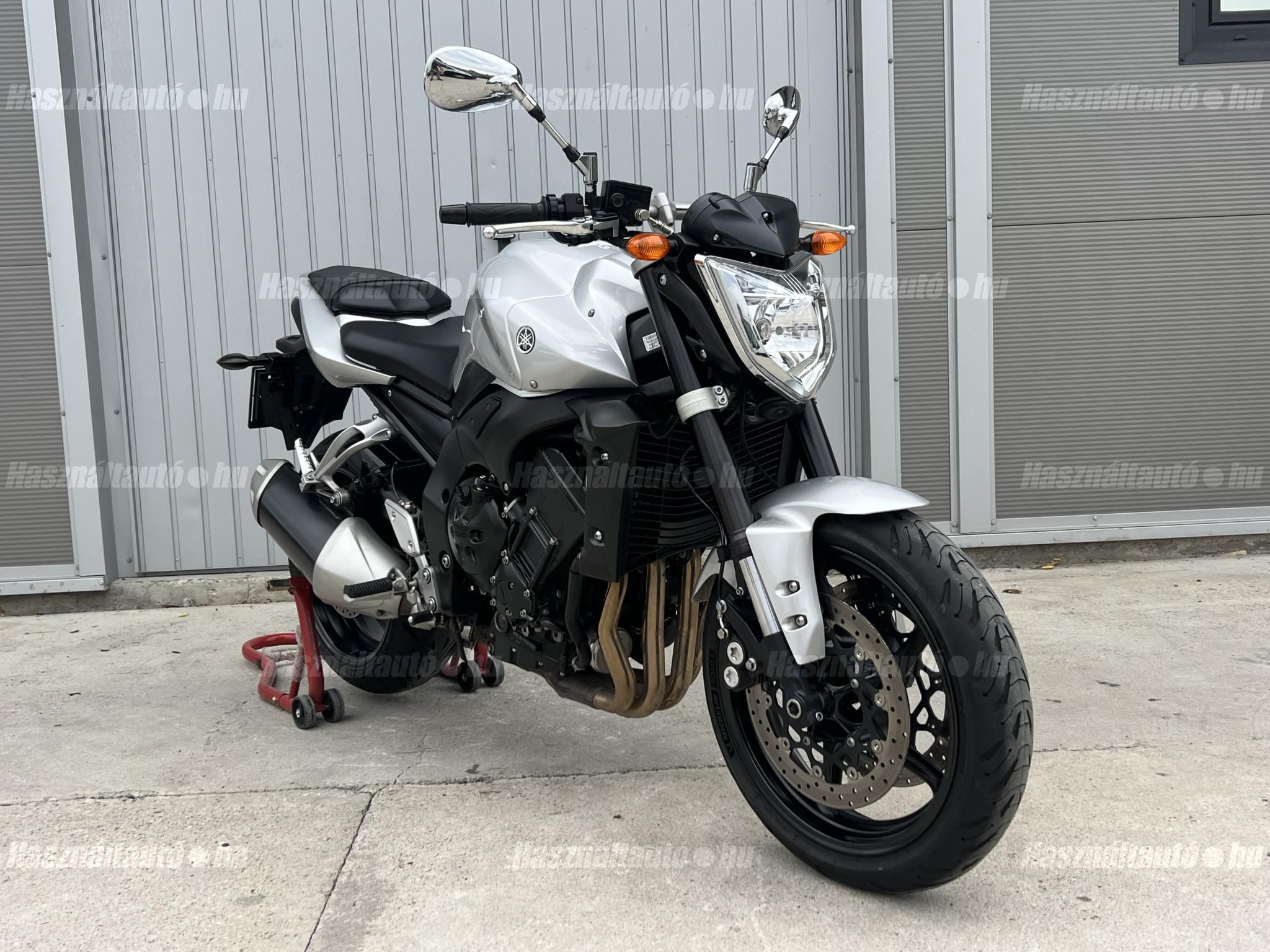 YAMAHA FZ1 2007/7 - 1