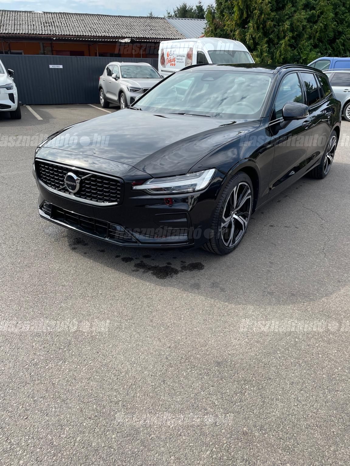 VOLVO V60 2025/10 - 1