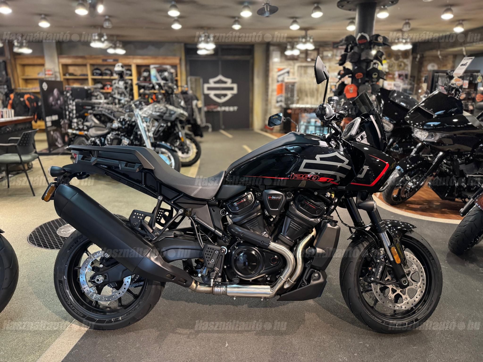 HARLEY-DAVIDSON PAN AMERICA 2025/10 - 1