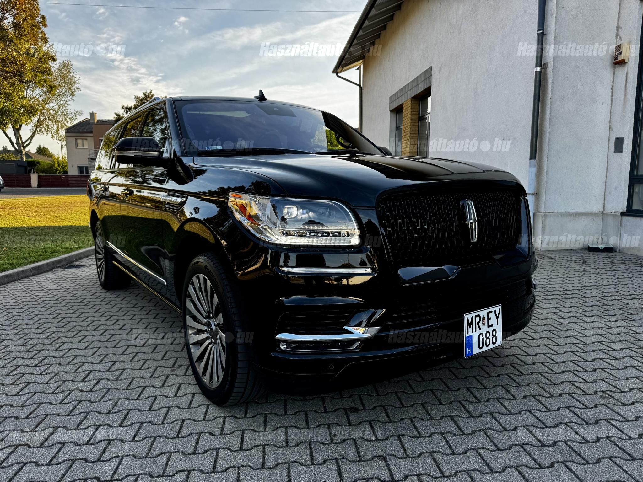 LINCOLN NAVIGATOR 2018/10 - 1