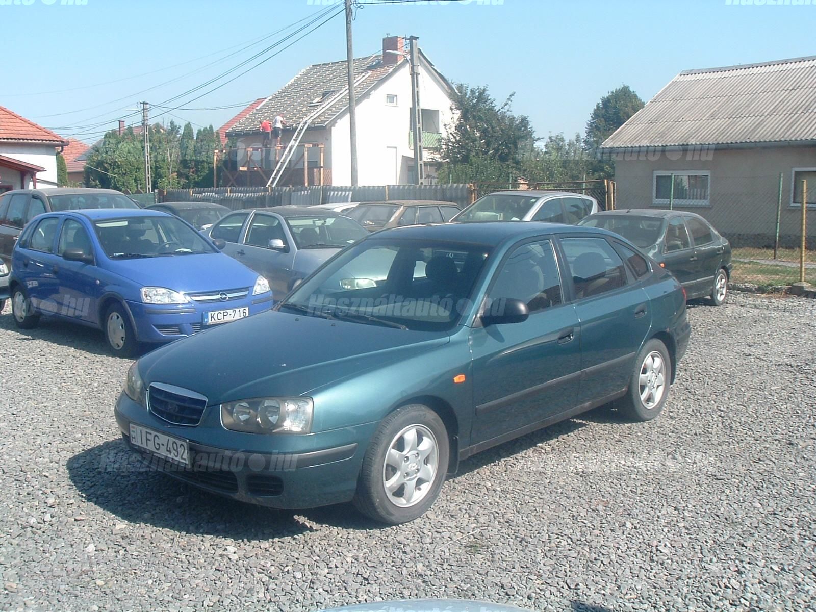 HYUNDAI ELANTRA 2002/10 - 1