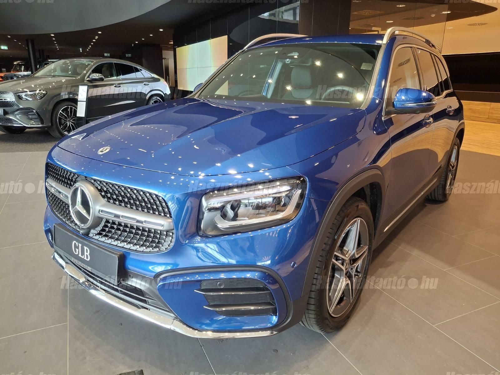MERCEDES-BENZ GLB 200 2025 - 1