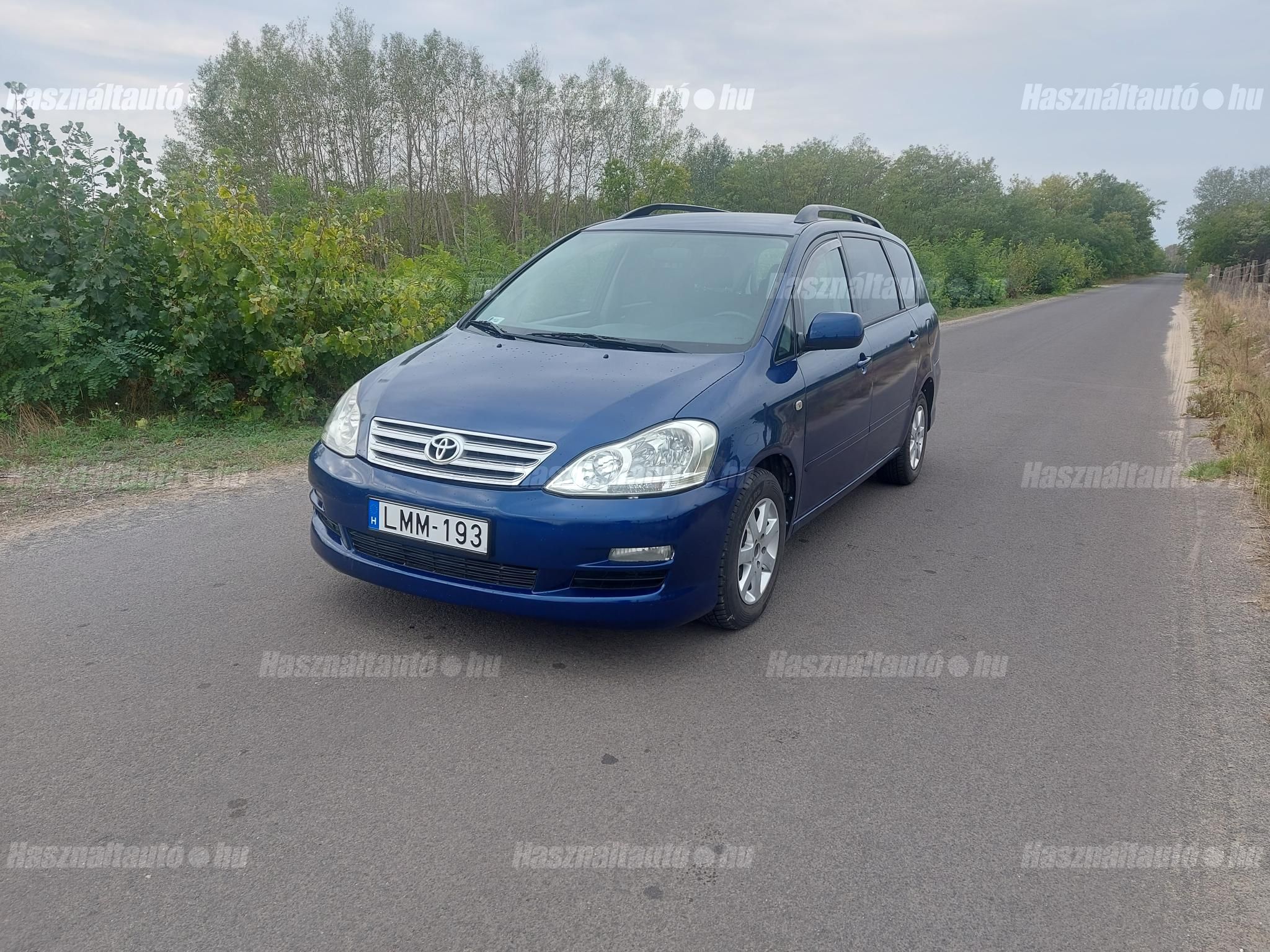 TOYOTA AVENSIS VERSO 2004/4 - 1