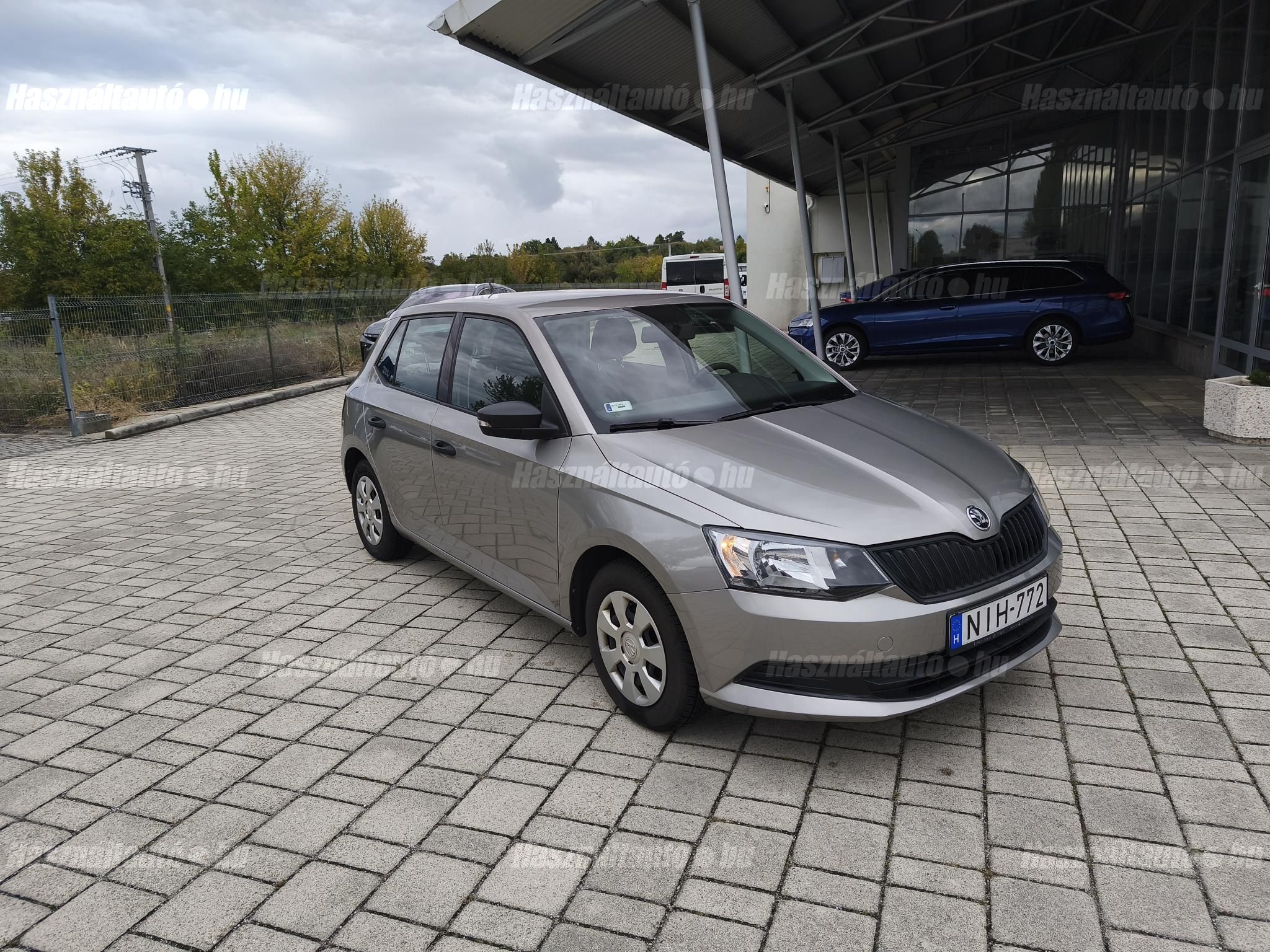 Rhinos Autostyling COMPATIBLE WITH SKODA SUPERB ESTATE (2015-2020) - Heavy Duty Premium Quilted Dog Cat Pet Hammock Rear Seat Cover