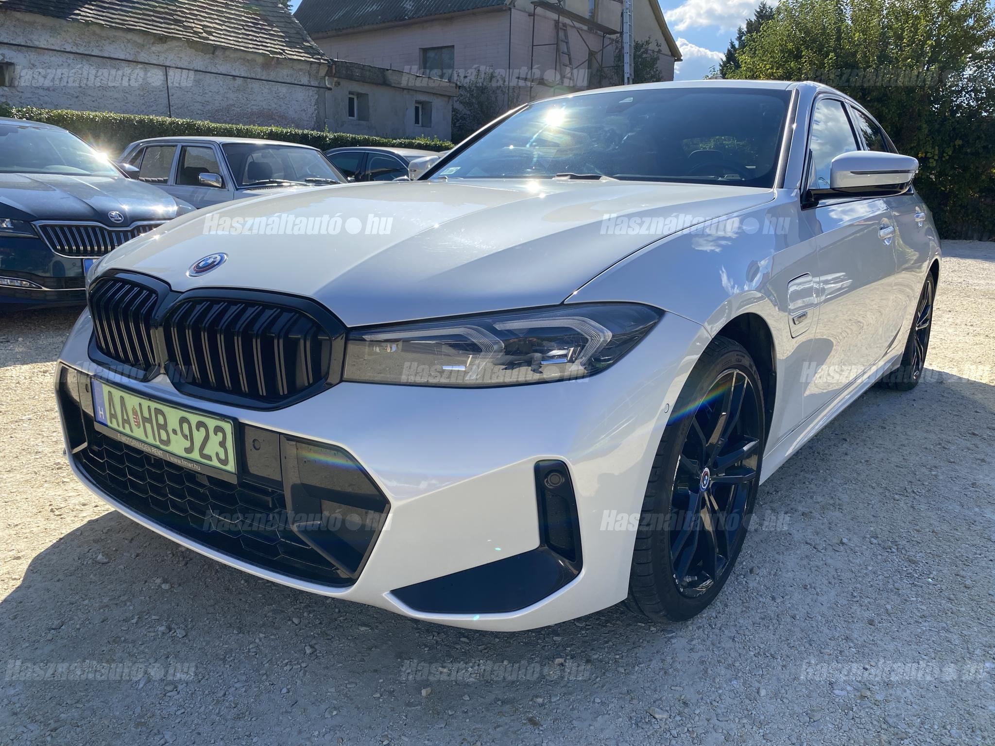 BMW 330 2022/12 - 1
