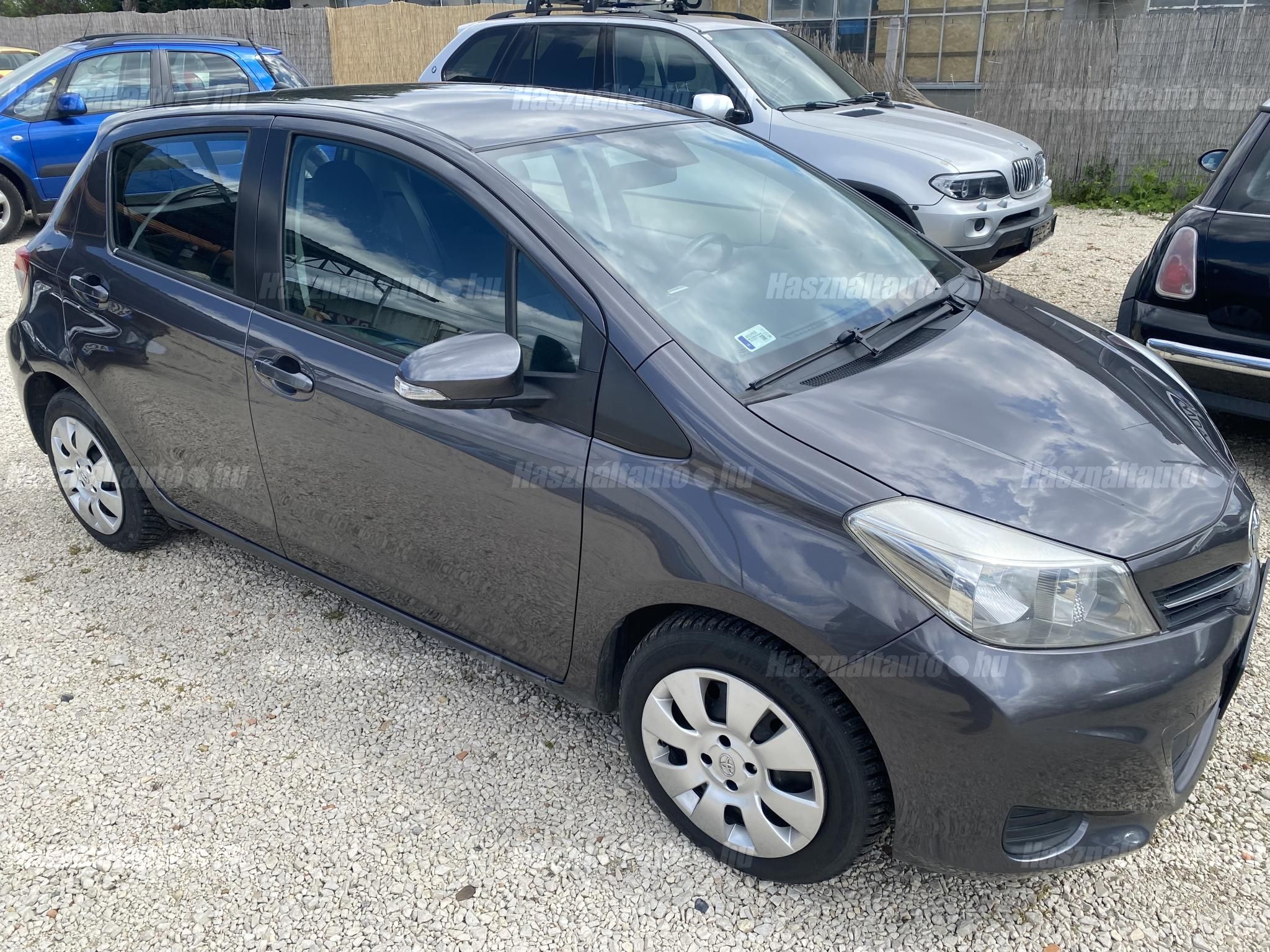 TOYOTA YARIS 2012/11 - 1