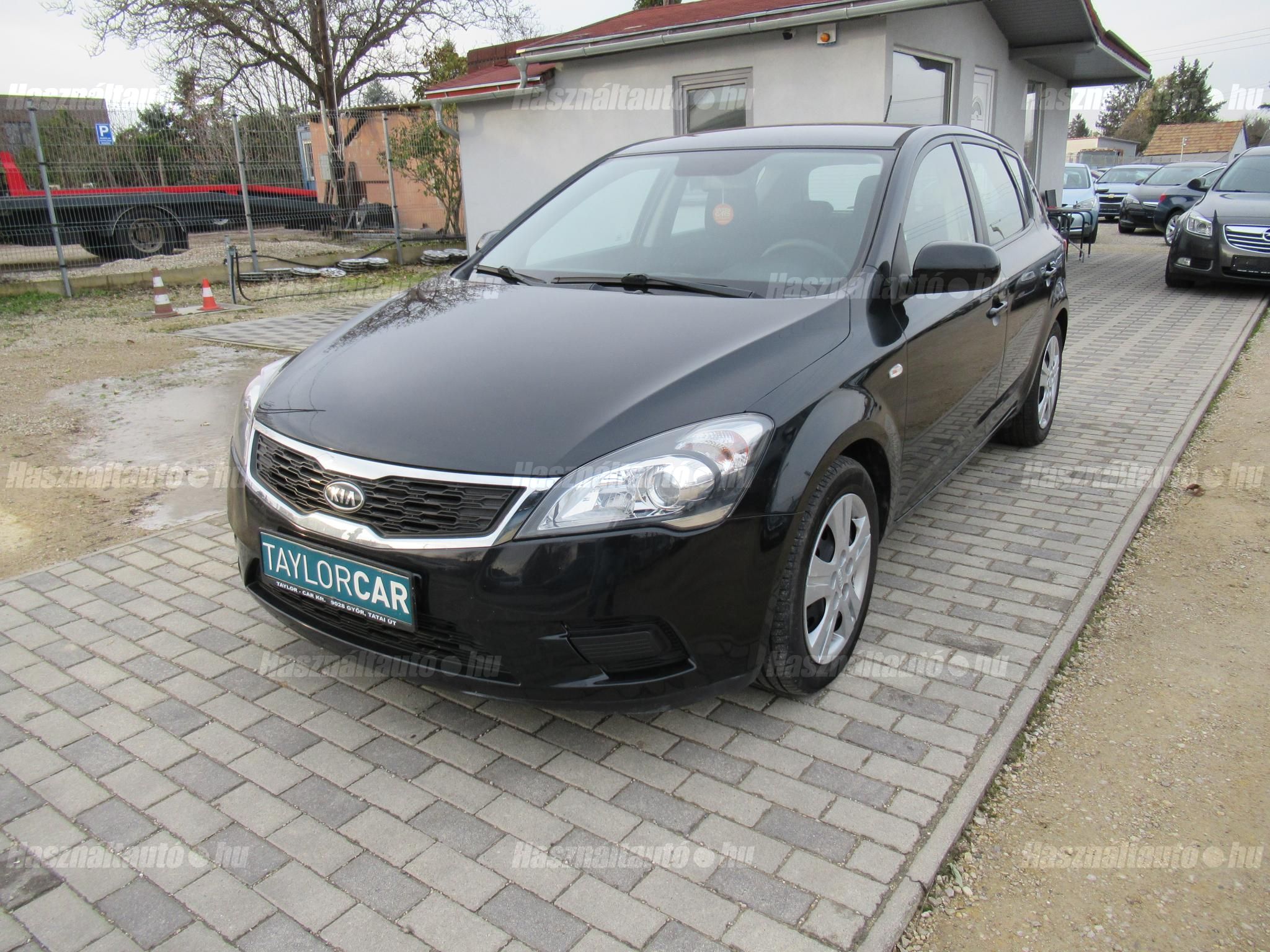 KIA CEE'D 2010/11 - 1