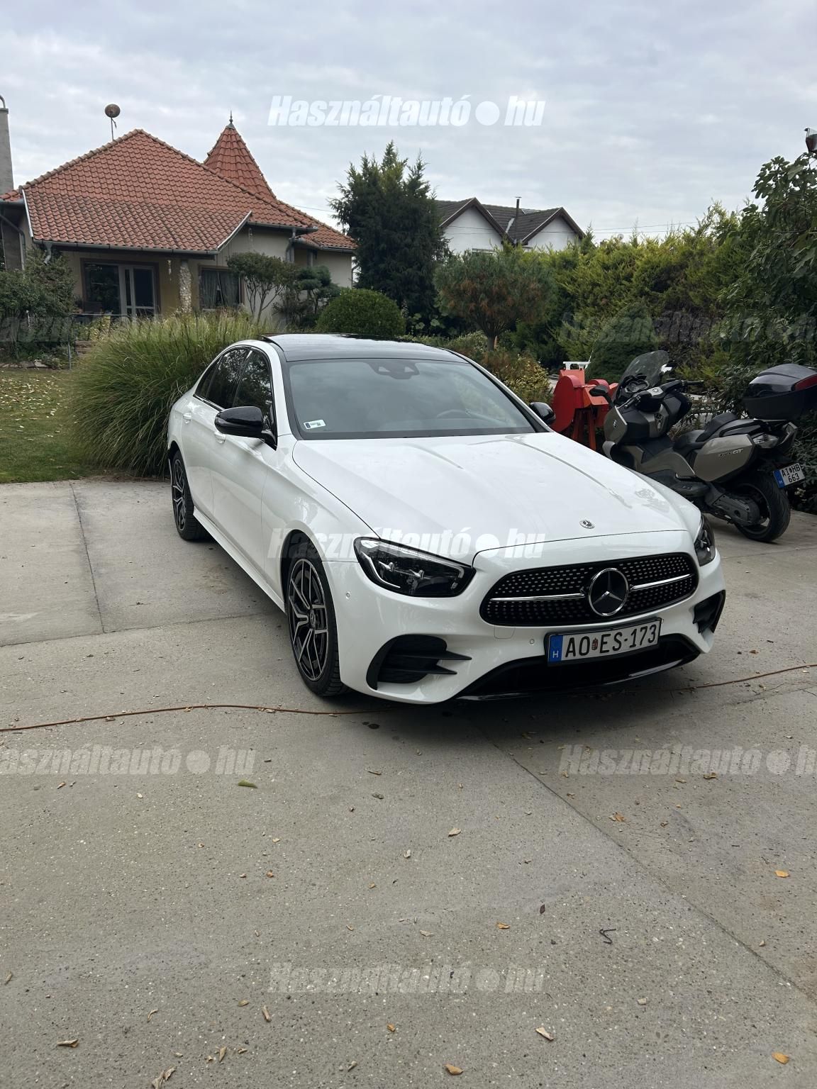 MERCEDES-BENZ E 300 2022/5 - 1