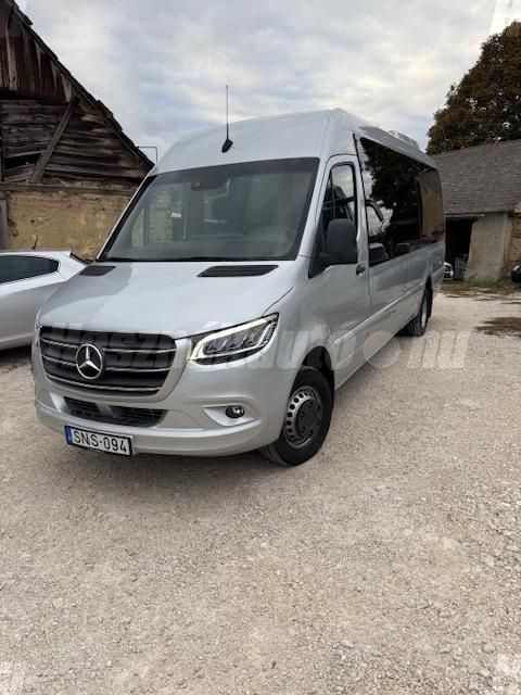 MERCEDES-BENZ 2019/10 - 1
