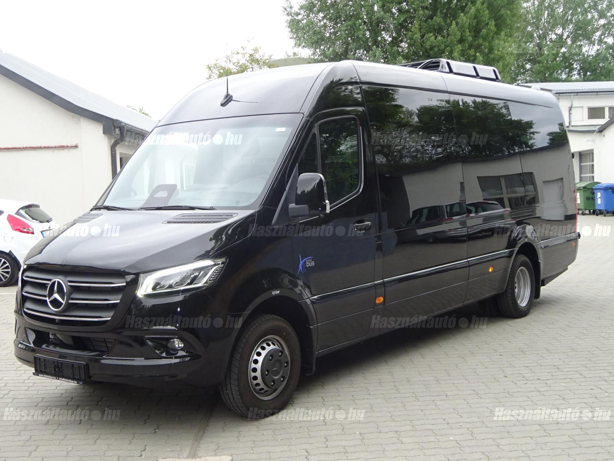 MERCEDES-BENZ 2025/10 - 1