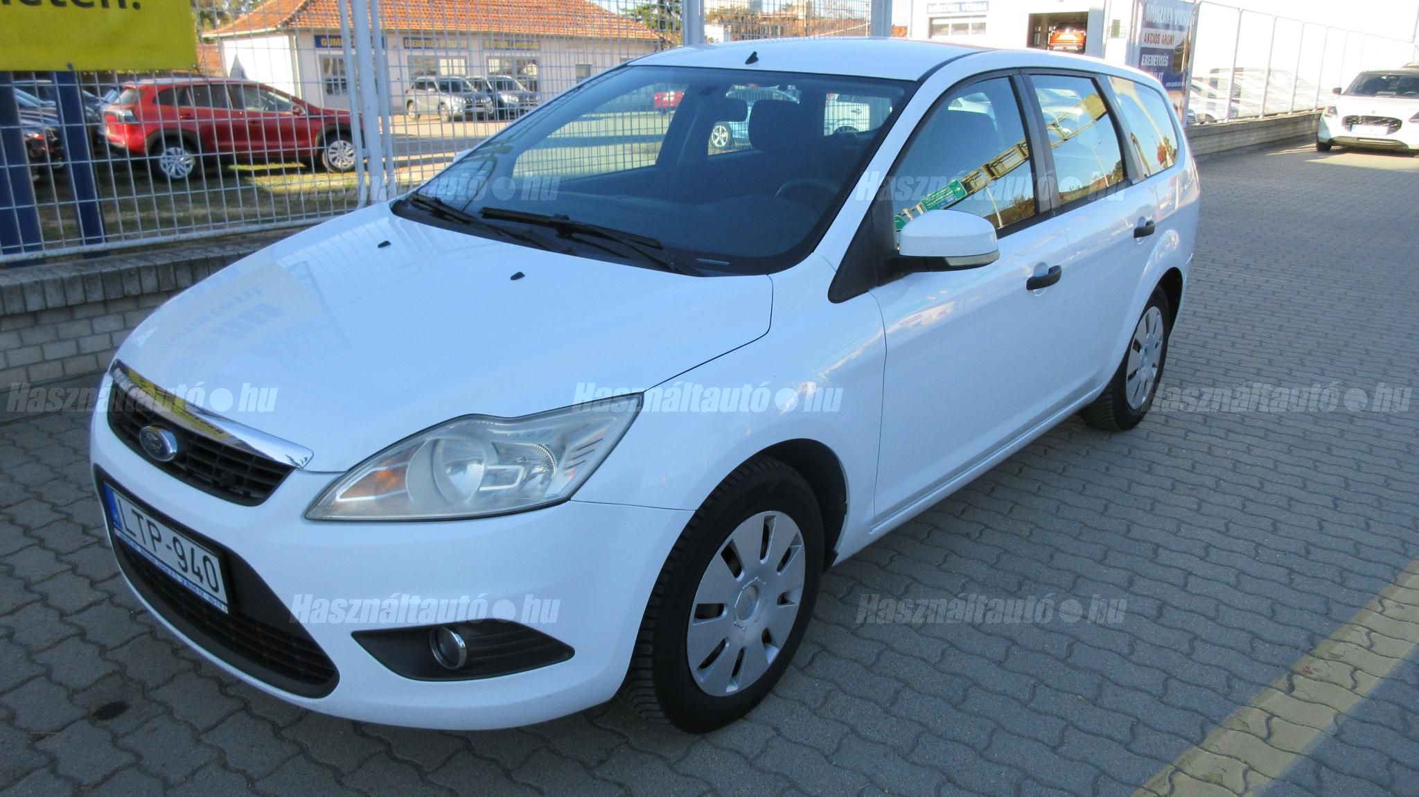 FORD FOCUS 2010/10 - 1