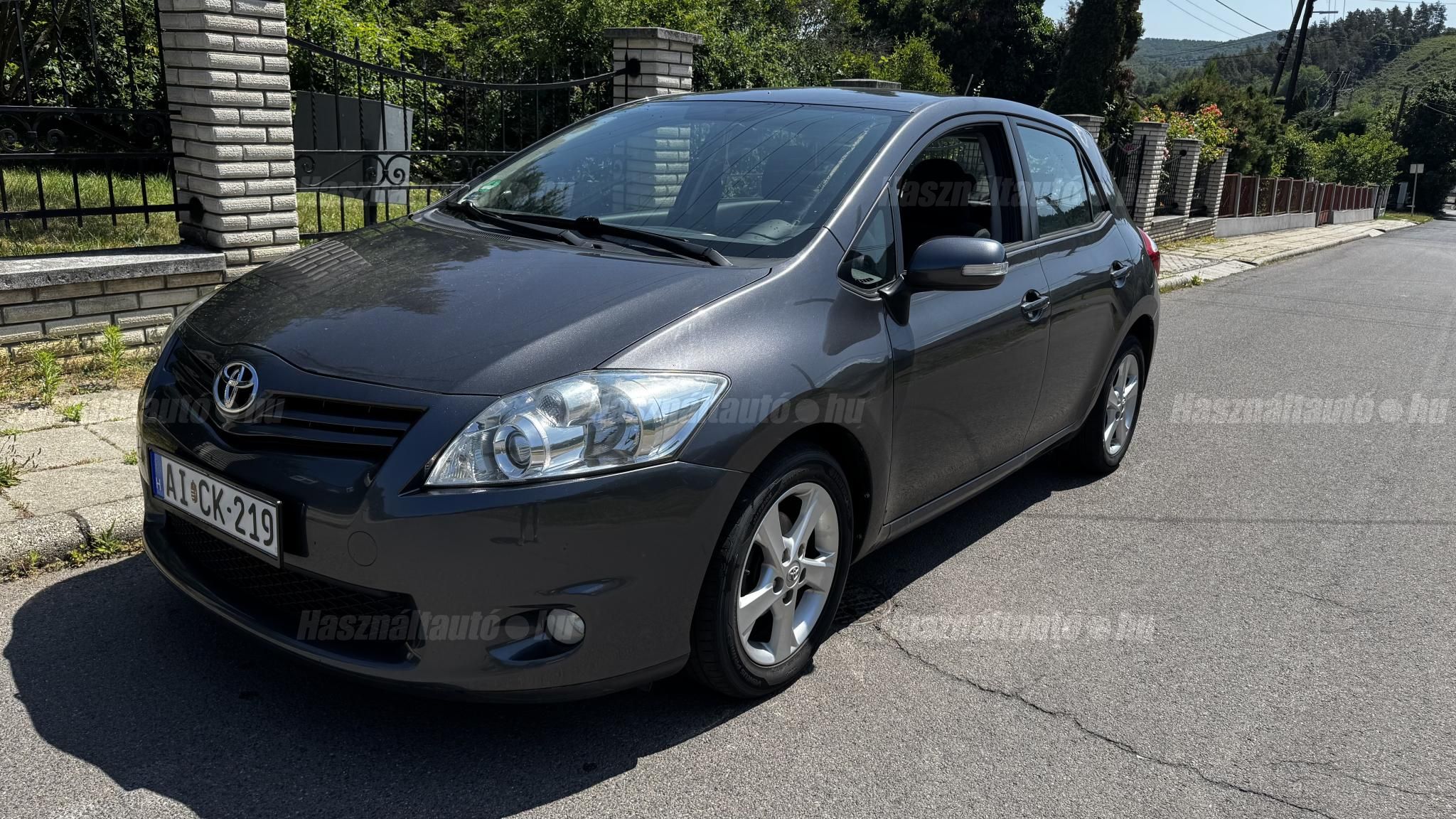 TOYOTA AURIS 2011/3 - 1