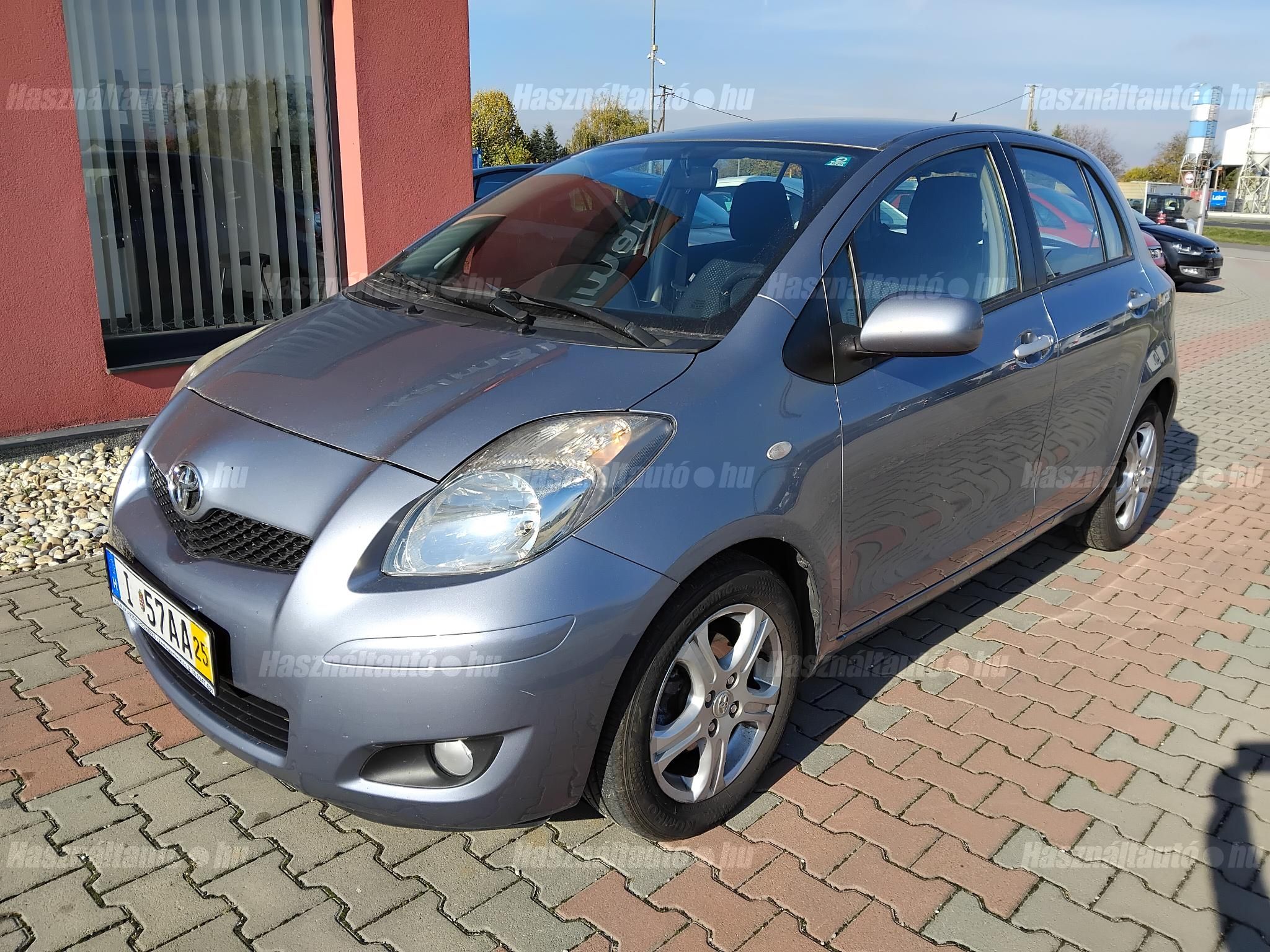 TOYOTA YARIS 2010/6 - 1