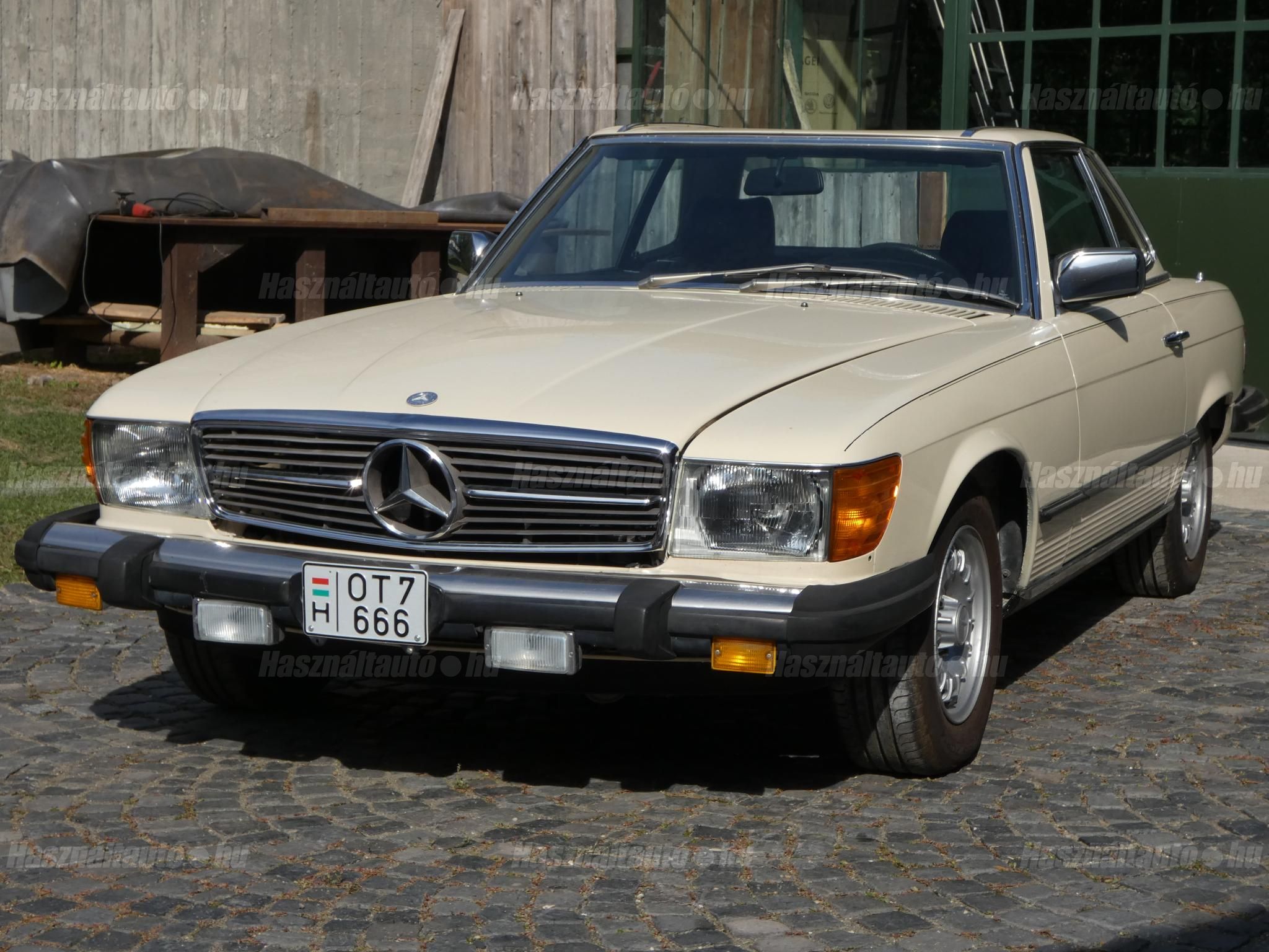 MERCEDES-BENZ SL 280 1984/6 - 1