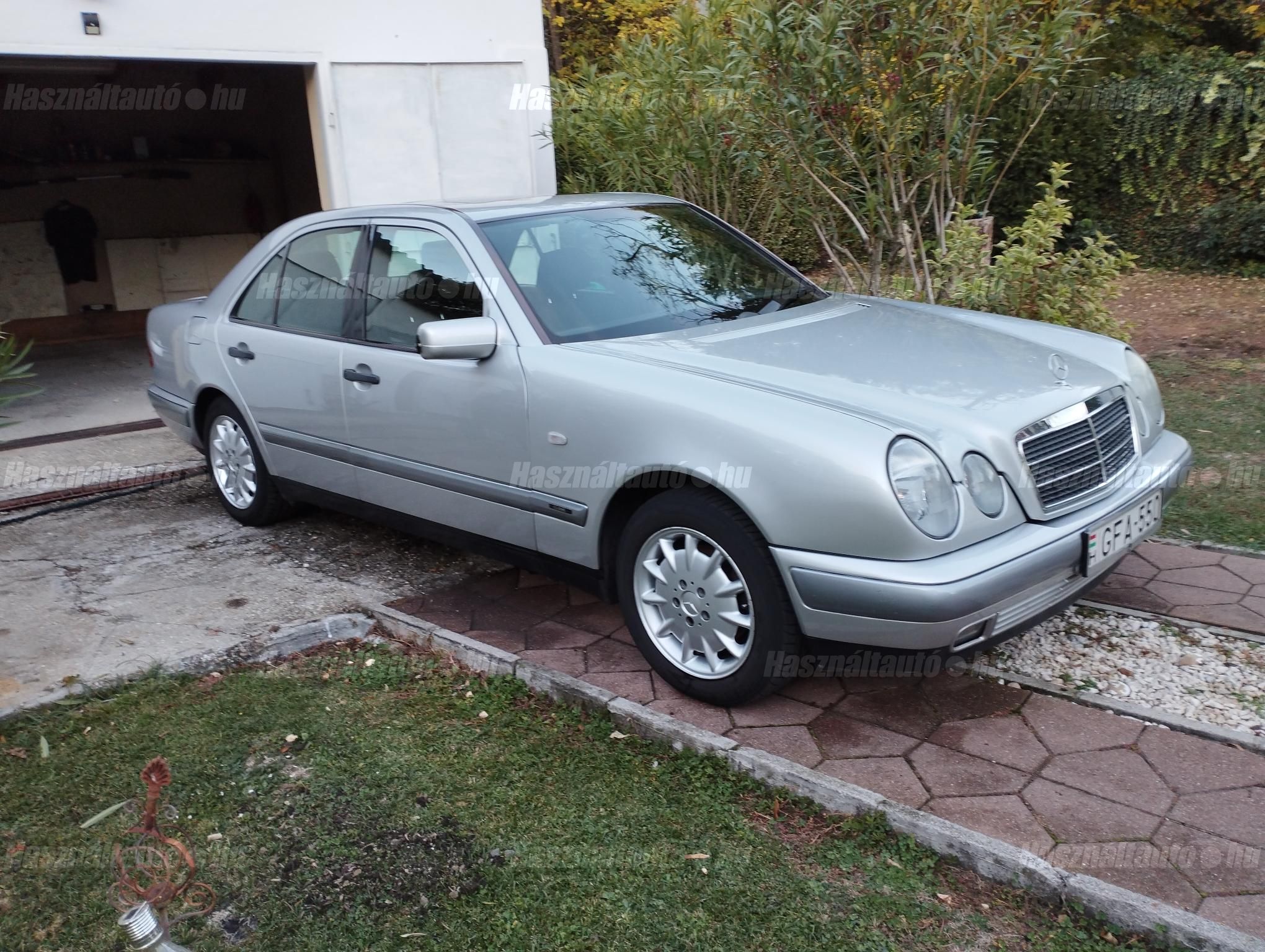 MERCEDES-BENZ E 200 1996/11 - 1