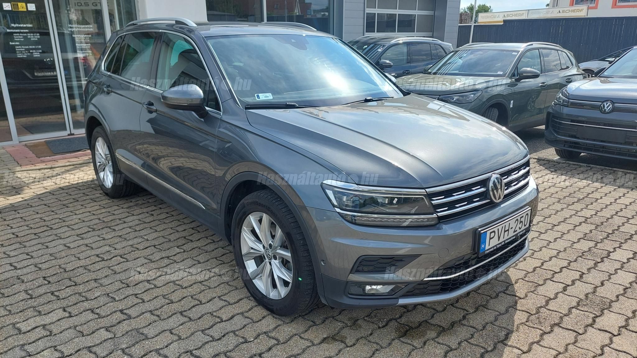 VOLKSWAGEN TIGUAN 2018/8 - 1