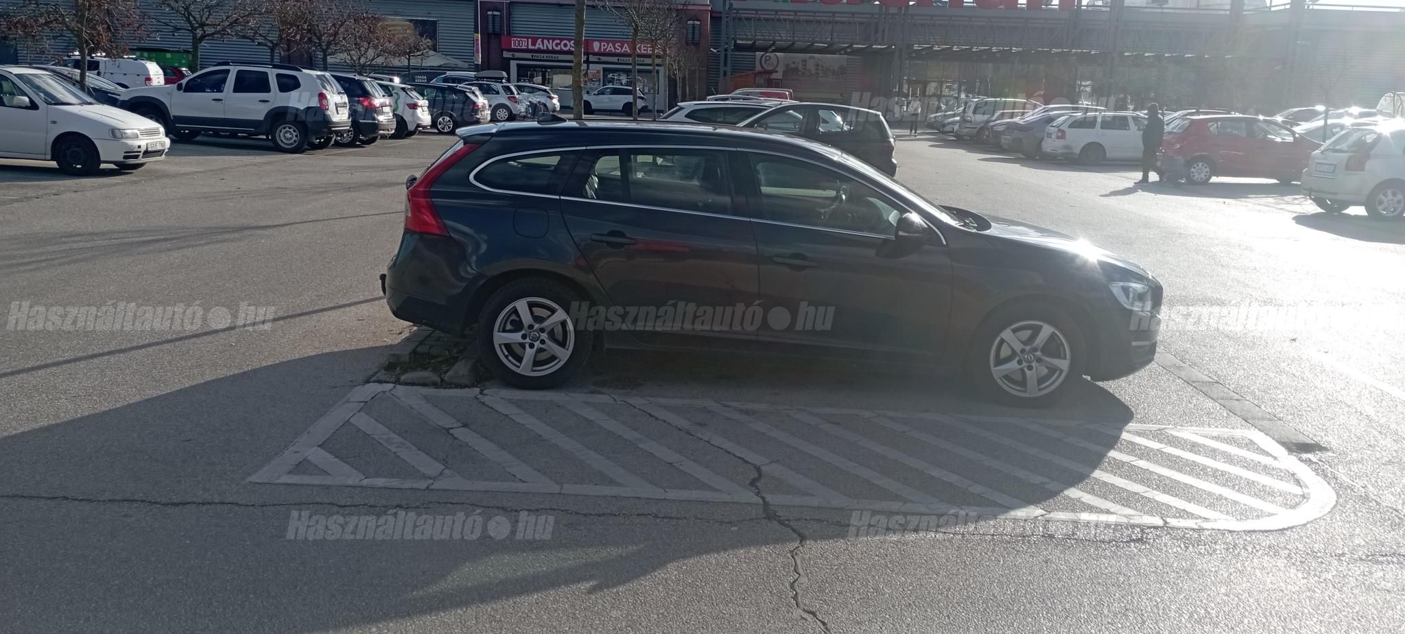 VOLVO V60 2016/5 - 1