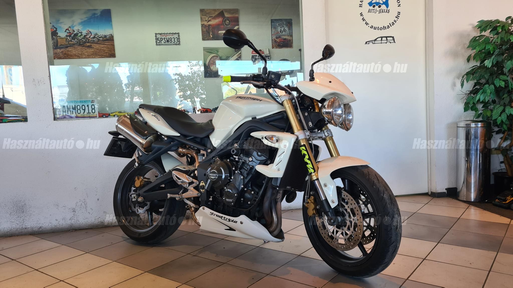 TRIUMPH STREET TRIPLE 675 R 2010/2 - 1