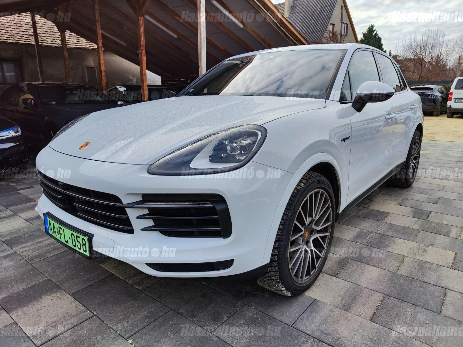 PORSCHE CAYENNE 2022 - 1