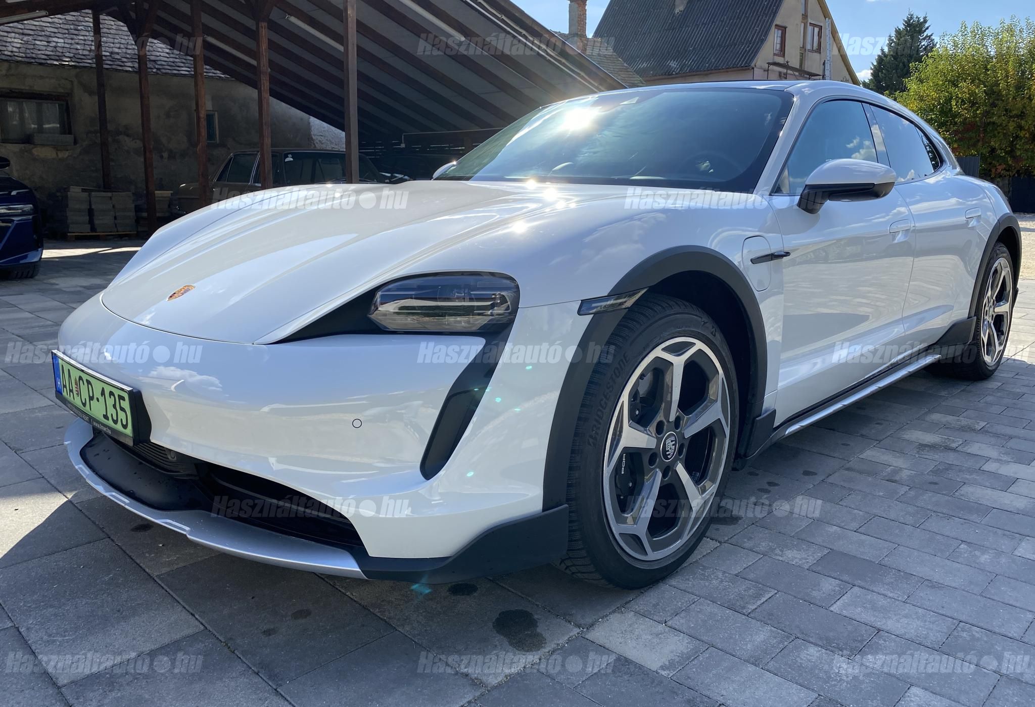 PORSCHE TAYCAN 2022 - 1