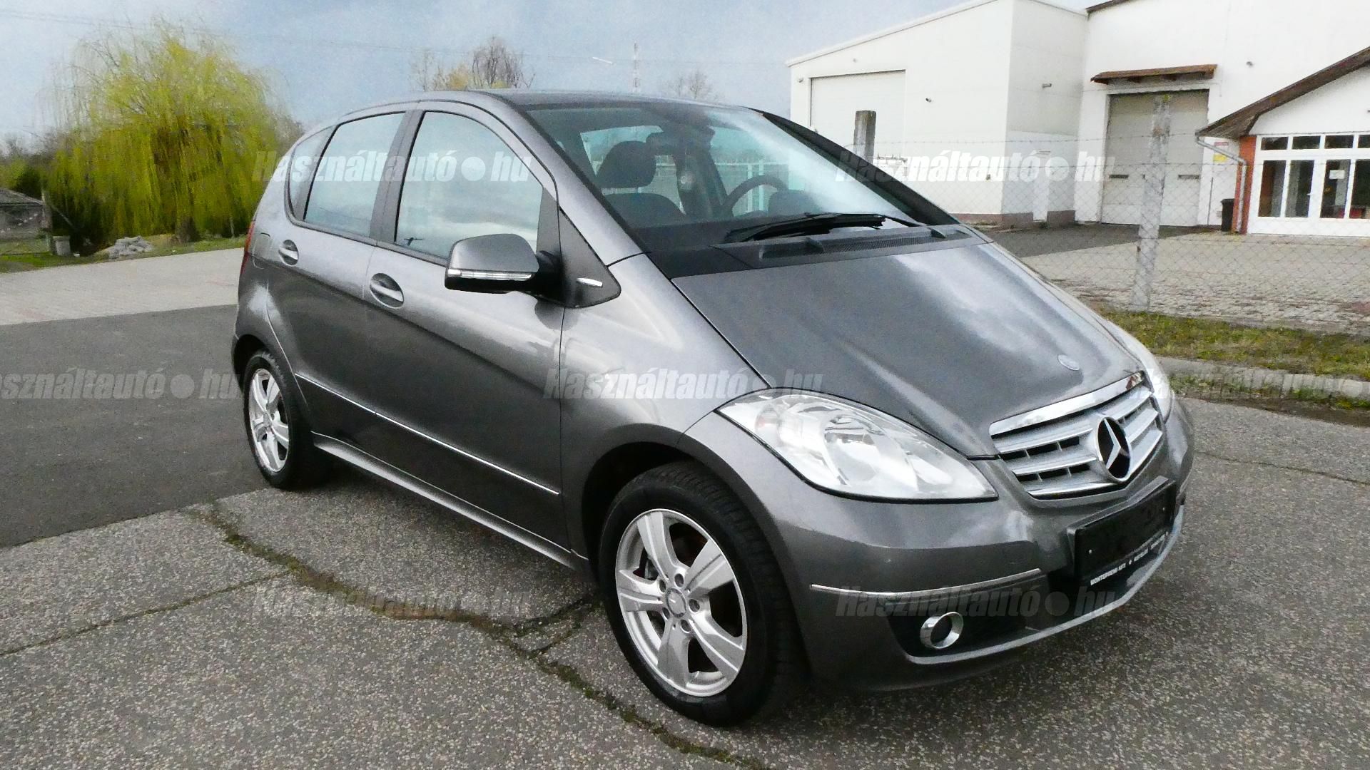 MERCEDES-BENZ A 180 2011/4 - 1
