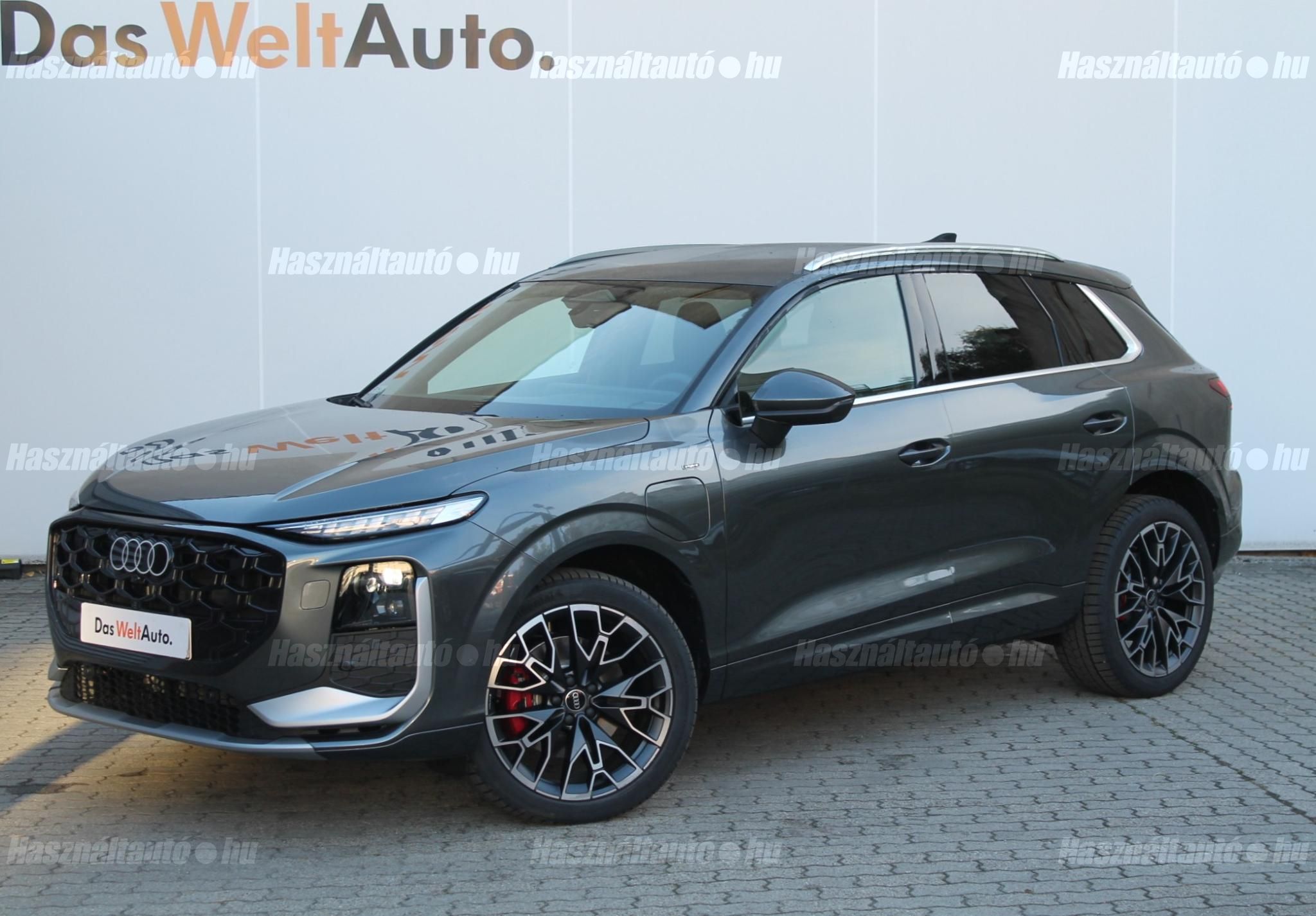 AUDI Q3 2025/10 - 1